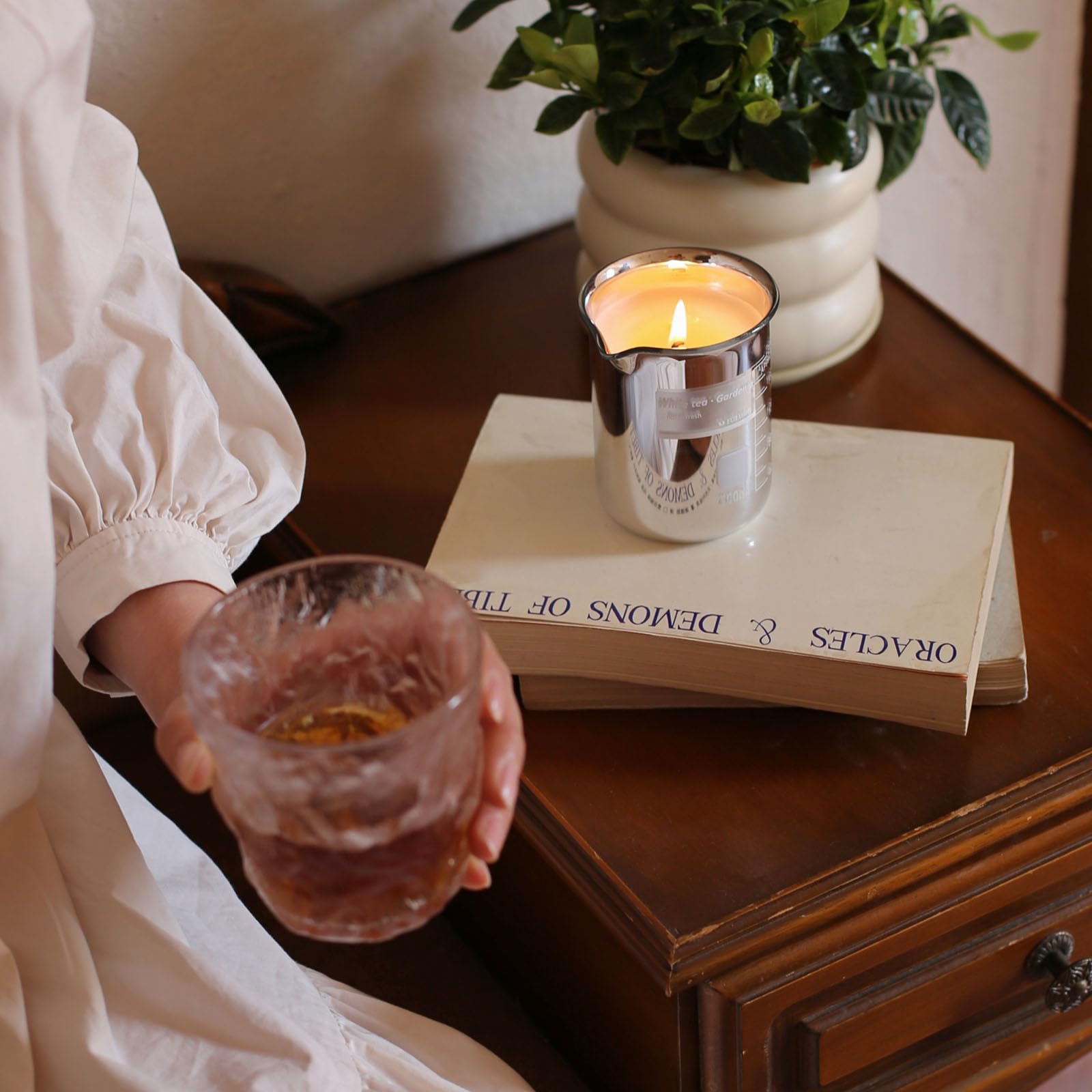 FULUUU Gardenia candle packaging highlights a gift-ready presentation.