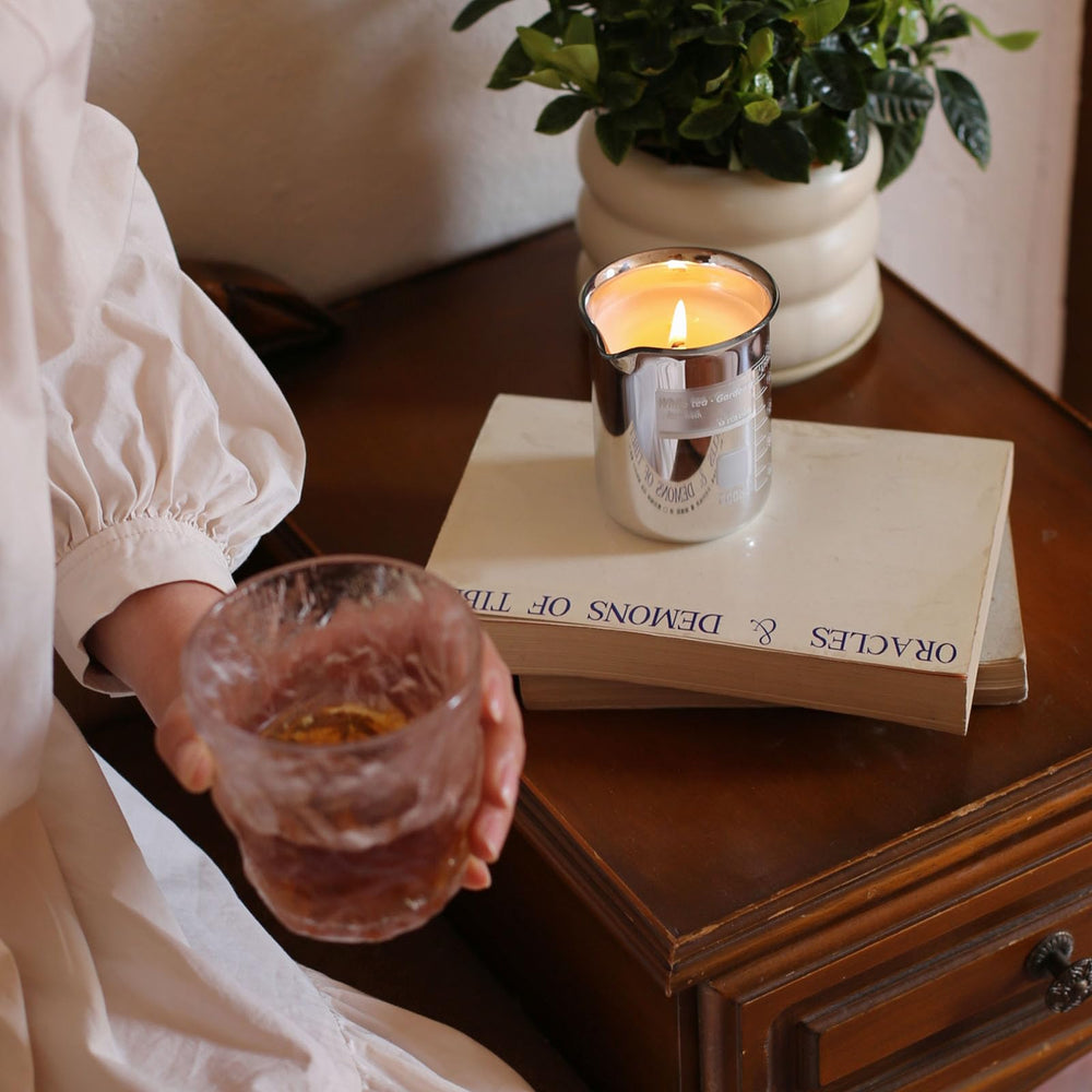 FULUUU Gardenia candle packaging highlights a gift-ready presentation.
