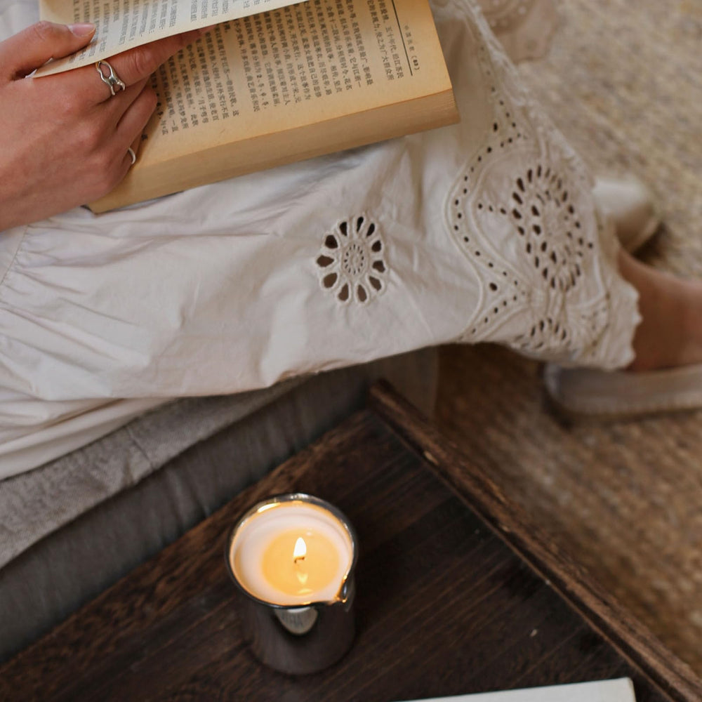 FULUUU natural soy wax candle offers clean burn and subtle Gardenia aroma.