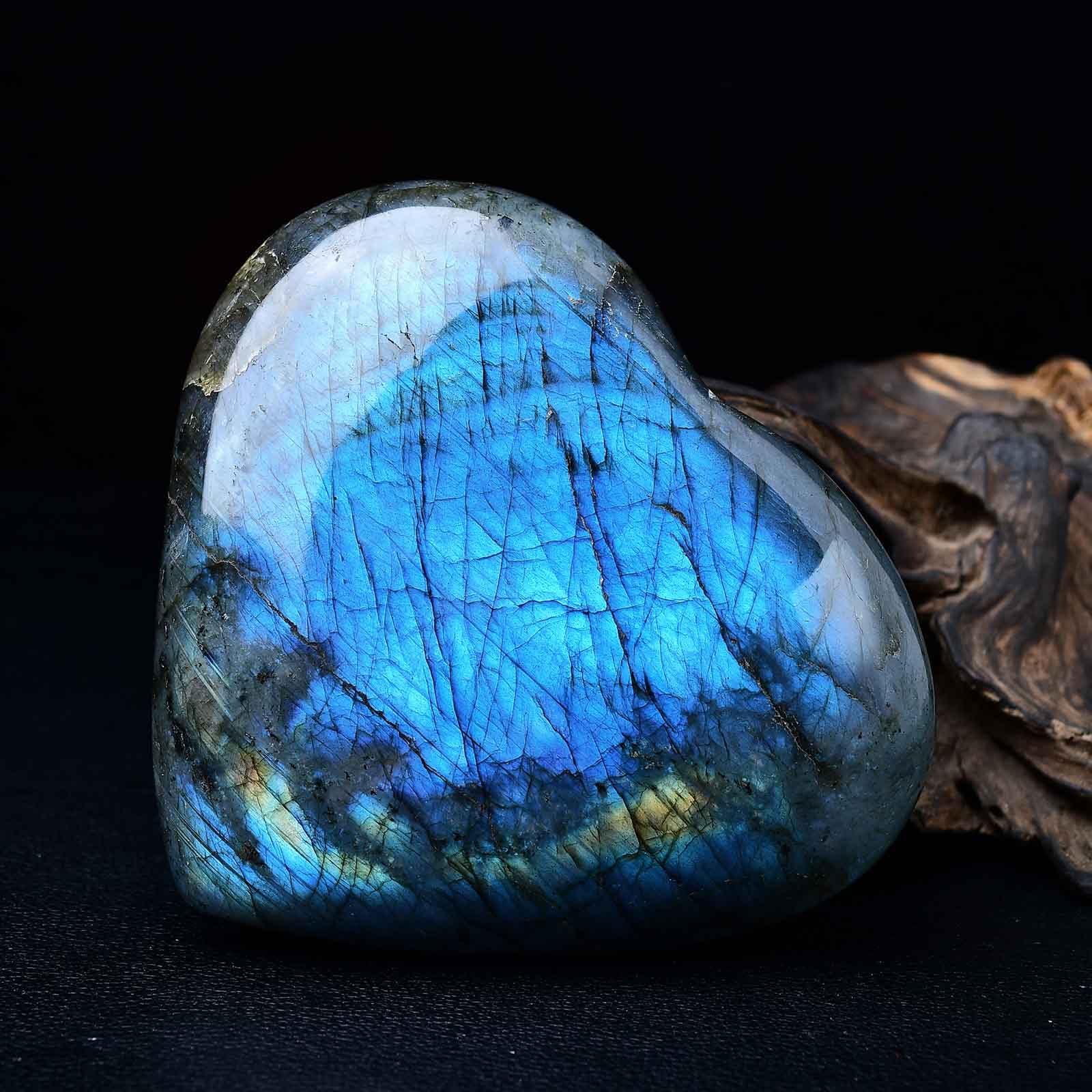 FZBHRO decorative blue heart crystal with natural color shifts.