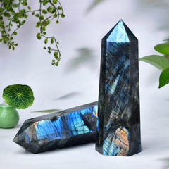 FZBHRO Labradorite color-play flashes add visual aura during rituals