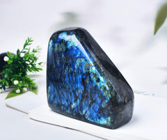 FZBHRO Labradorite slab heavy display block evokes grounded ambiance.