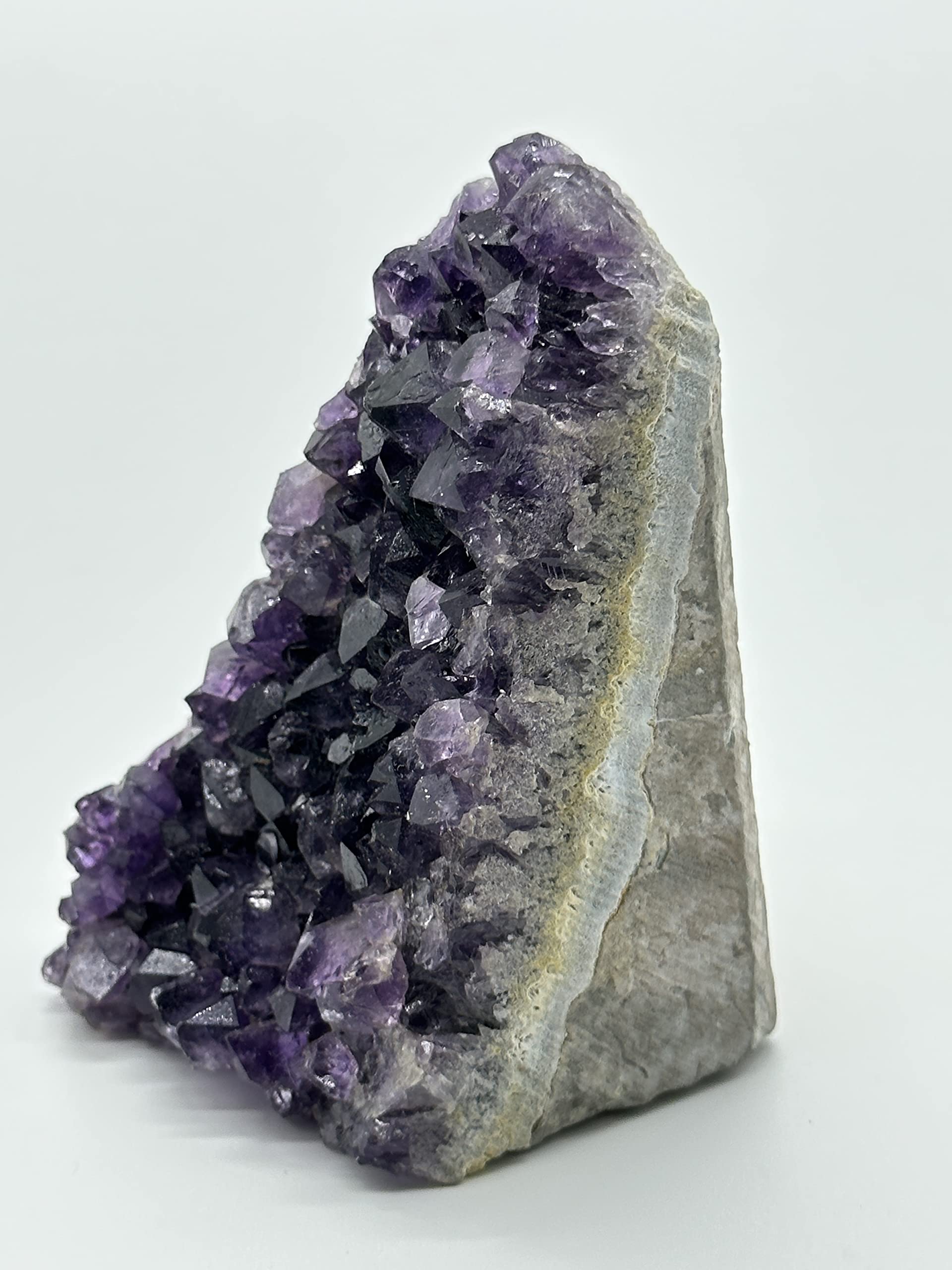 GAF TREASURES Amethyst cluster on basalt base for stable display