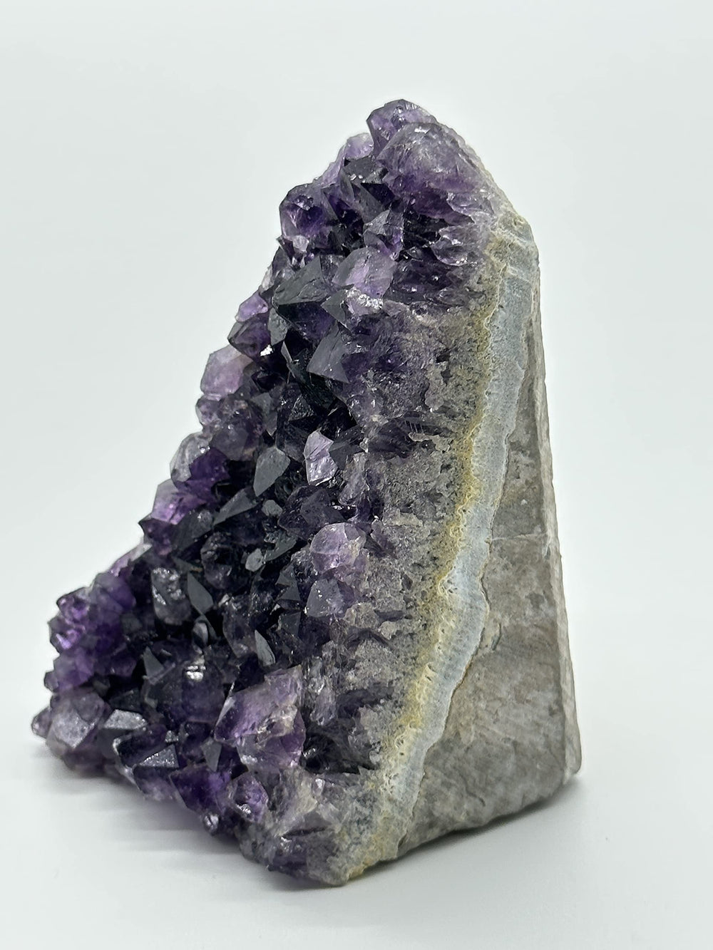 GAF TREASURES Amethyst cluster on basalt base for stable display