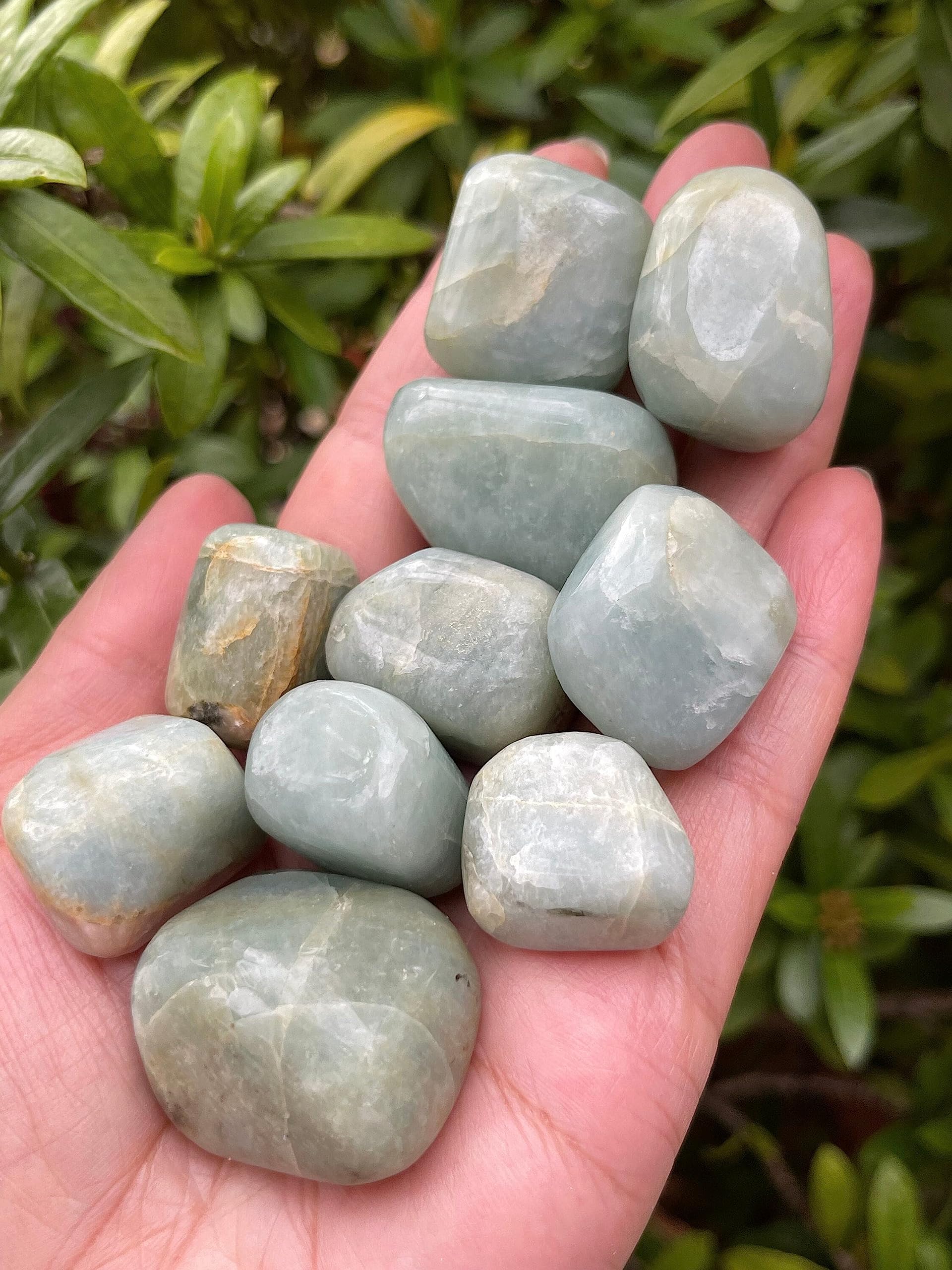 GAF TREASURES aquamarine display sample inviting shoppers to feel energy.