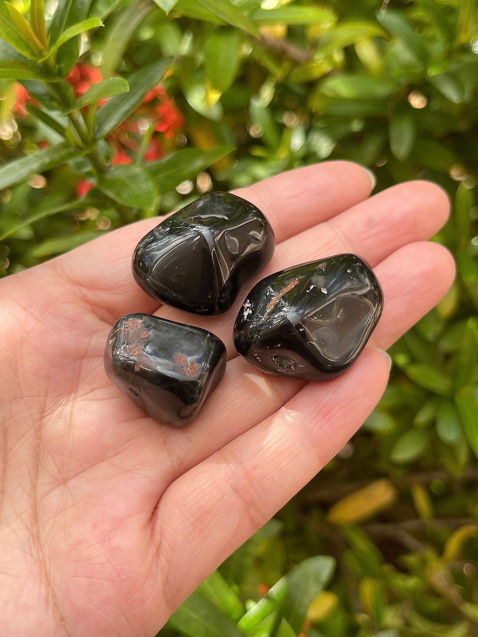 GAF TREASURES Black Onyx stones suitable for Reiki and personal reflection
