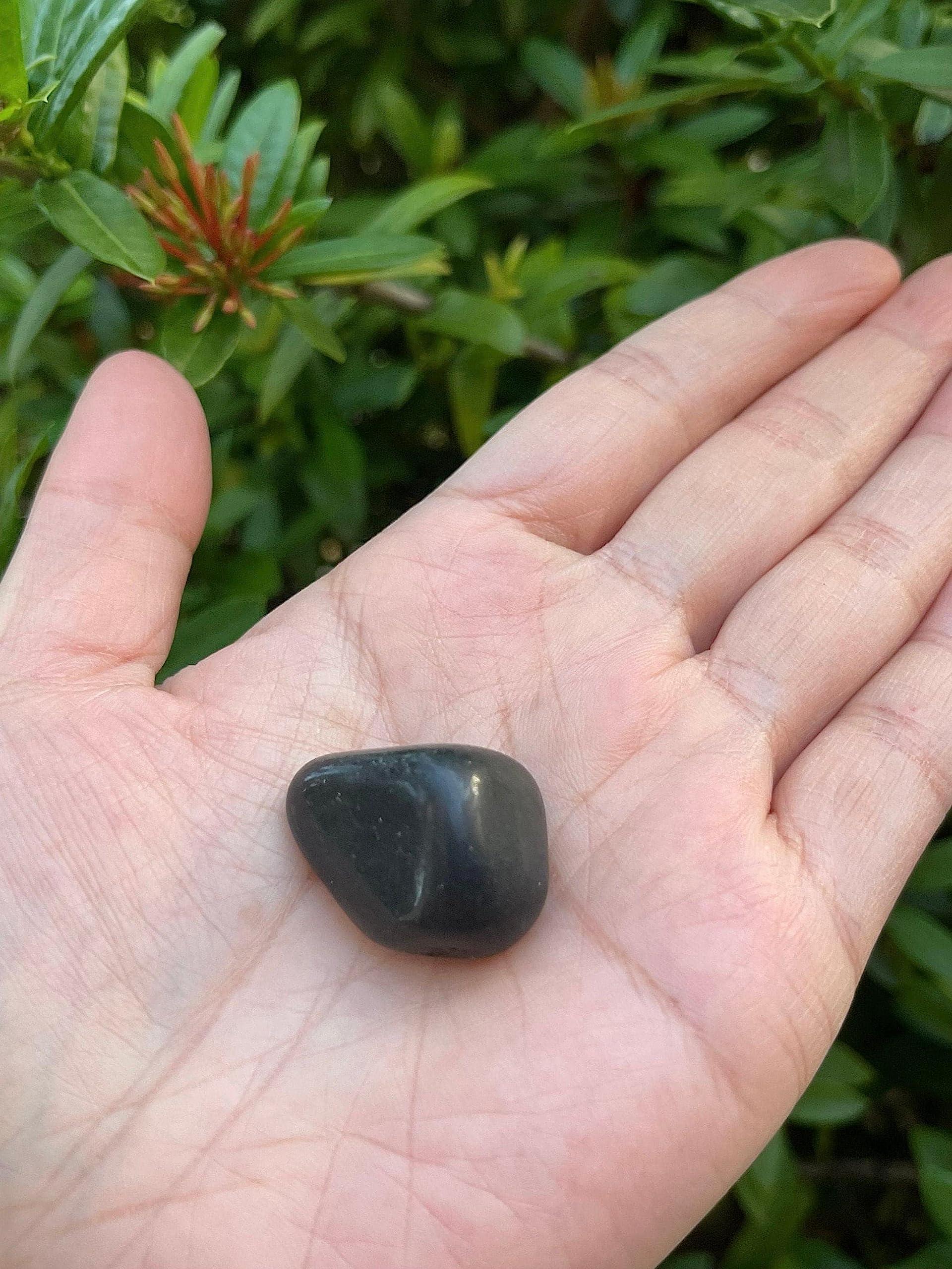 GAF TREASURES 0.8–1 inch stones suited for carrying in a pocket.