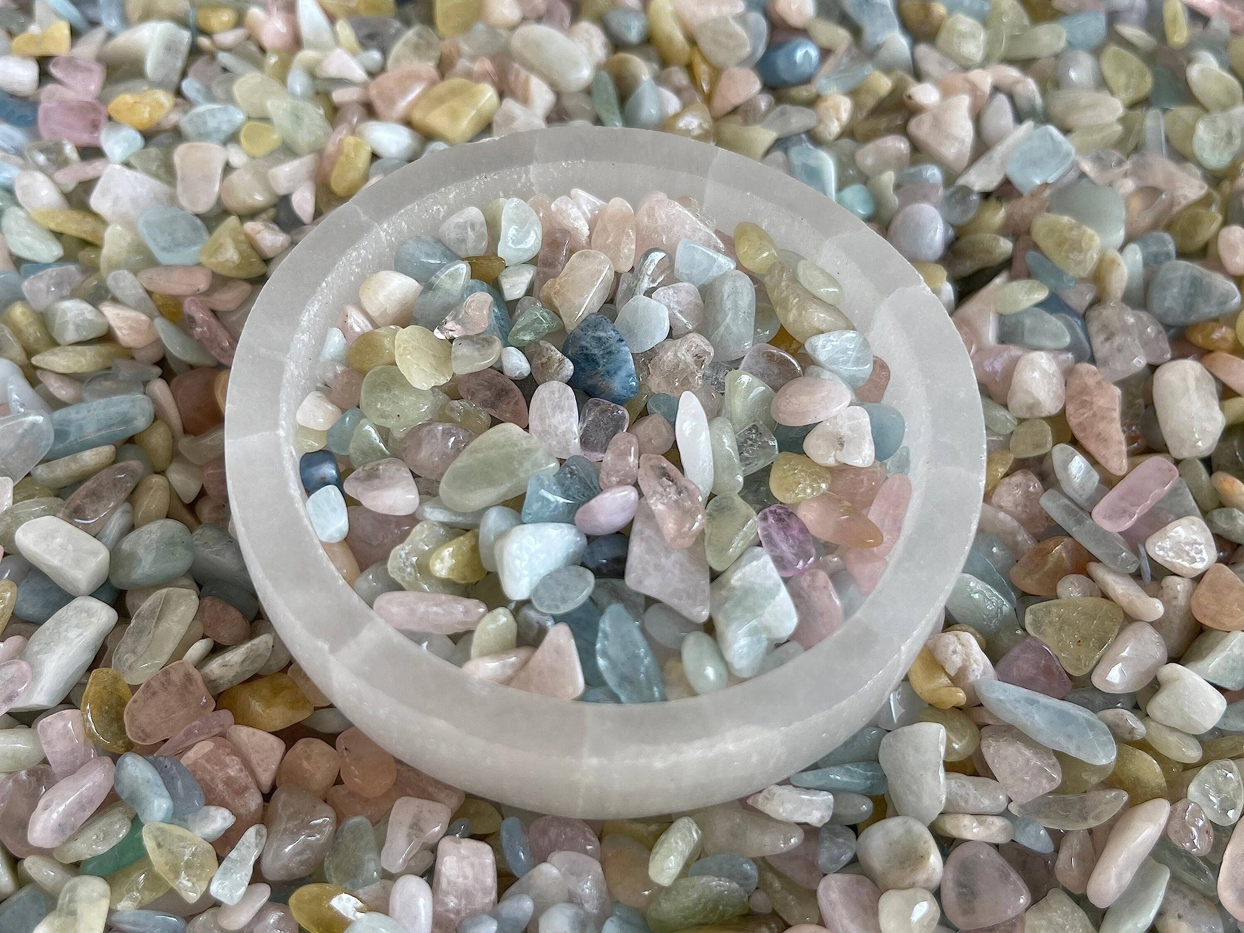 GAF TREASURES Bloodstone Chips showcase natural texture and color variation