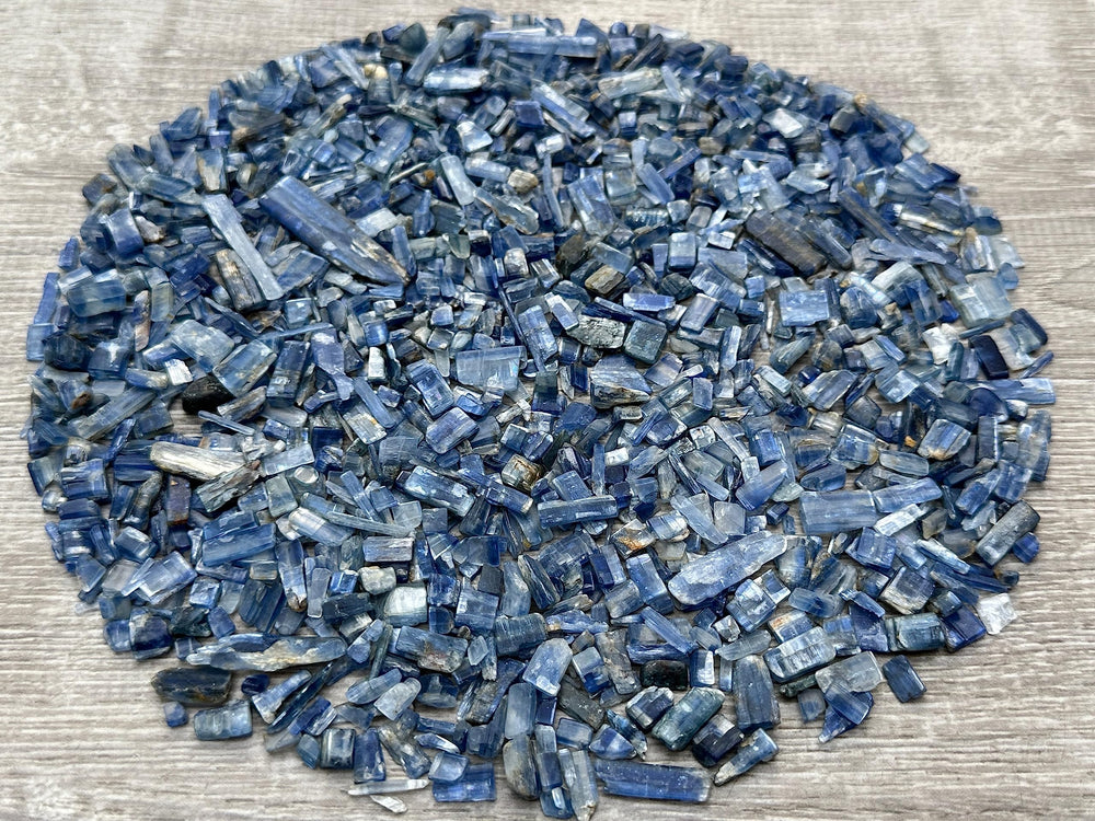 GAF TREASURES blue kyanite chips on display showing color range