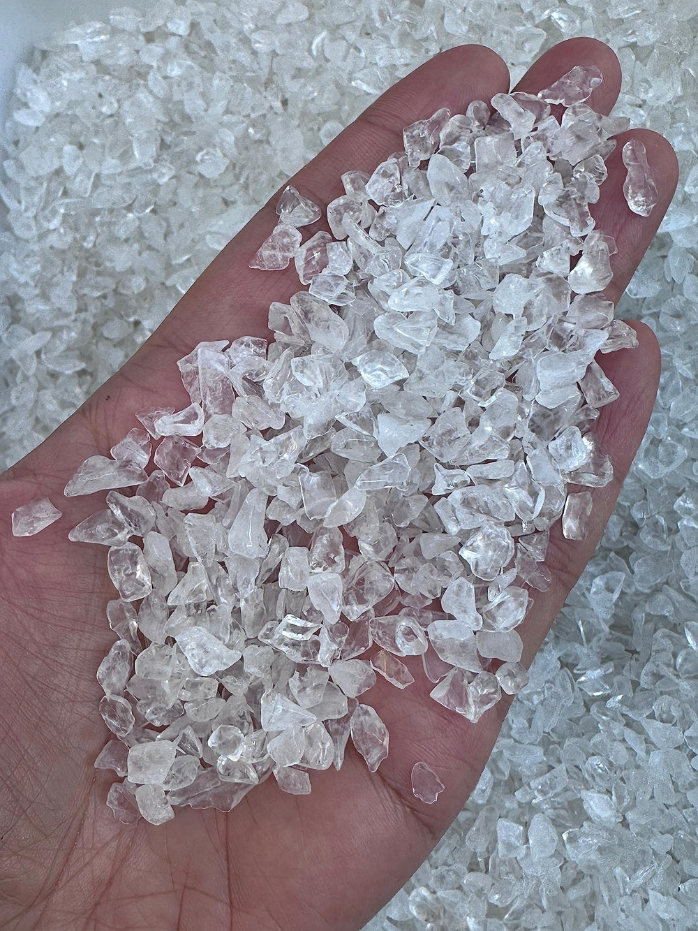 GAF TREASURES clear quartz chips home decor accents with subtle shine.