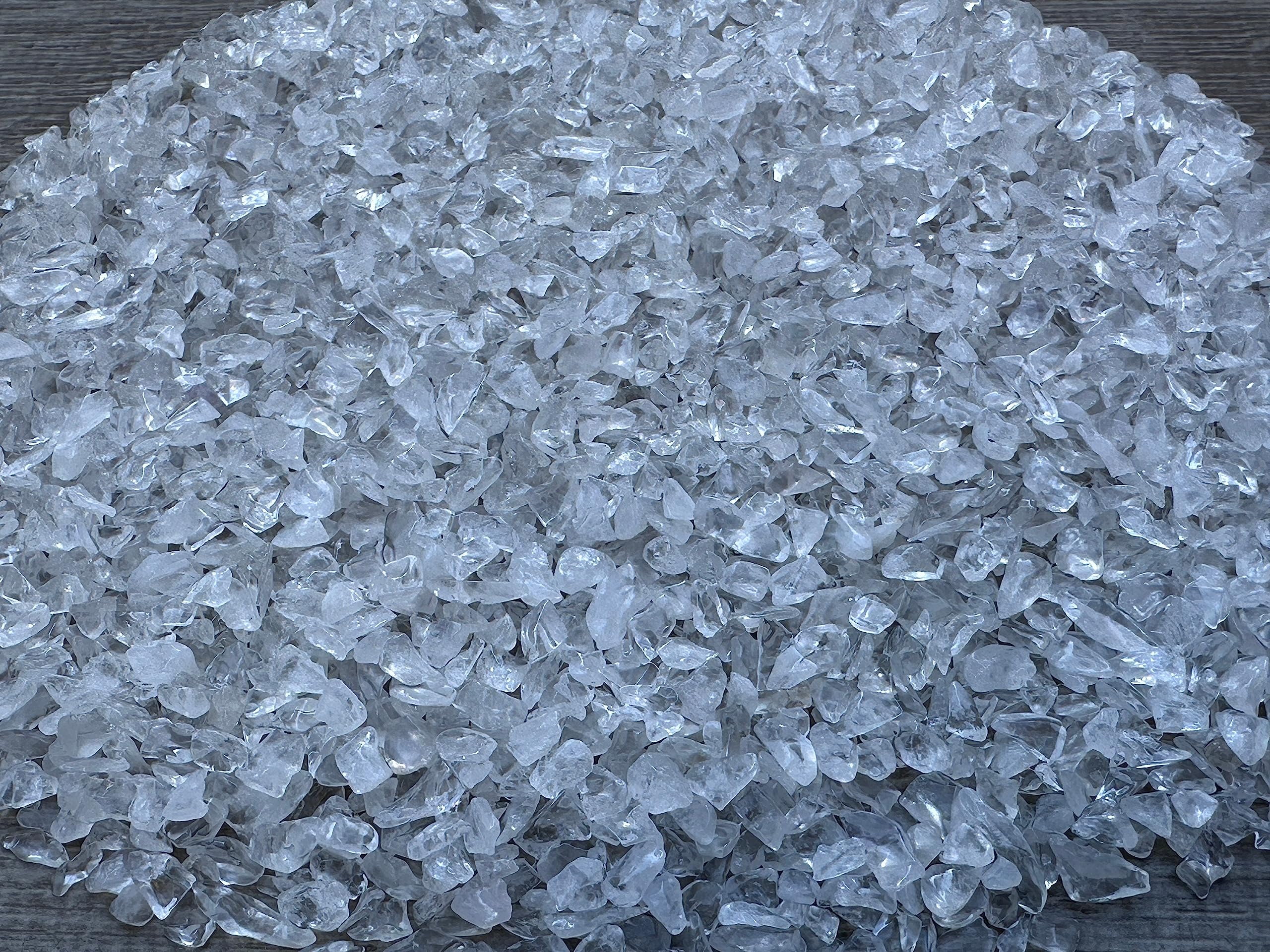 GAF TREASURES clear quartz chips for jewelry making and crystal-inspired crafts.