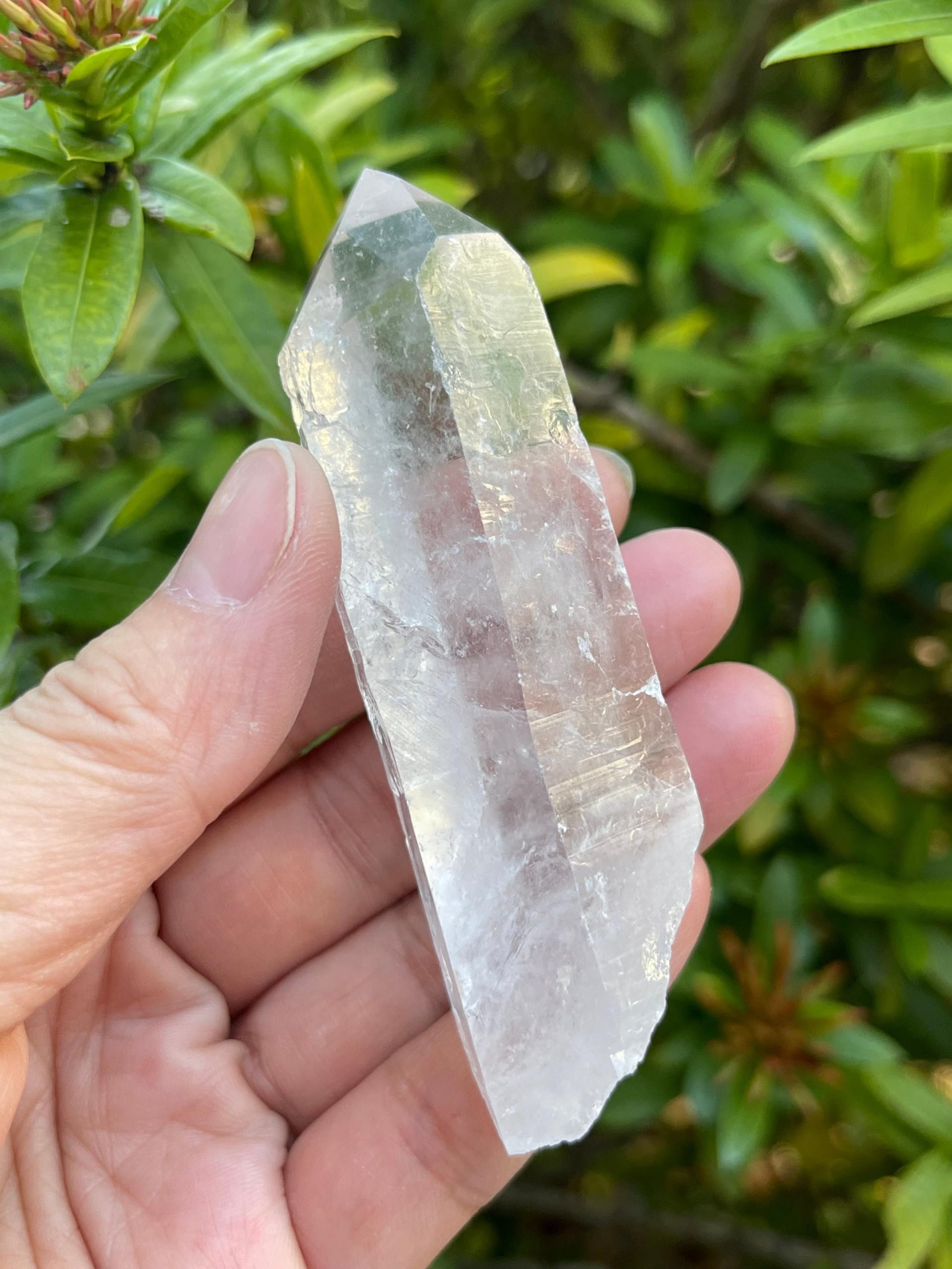 GAF TREASURES natural rough quartz point dust-free care with gentle cleaning