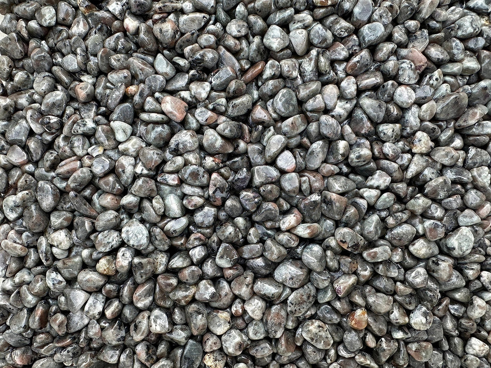 GAF TREASURES Flame gemstone chips as vase fillers and decor accents.