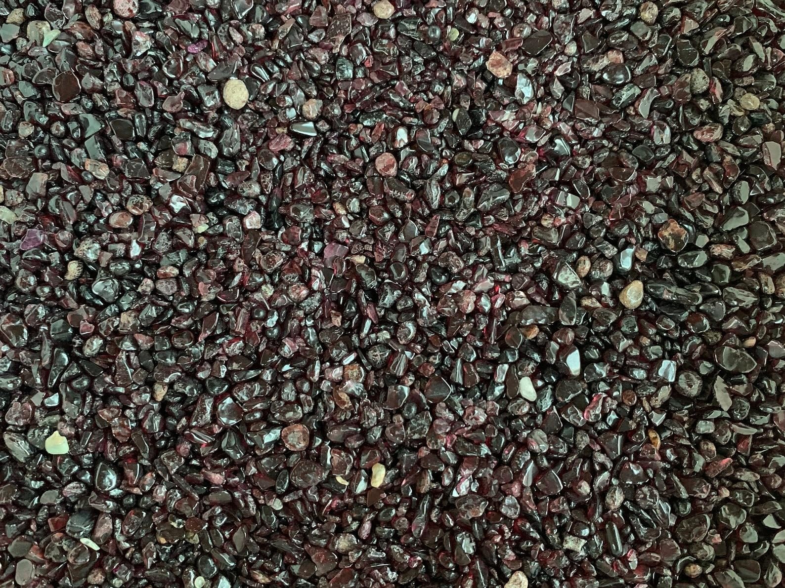 GAF TREASURES garnet chips ideal for art designs and craft showcases