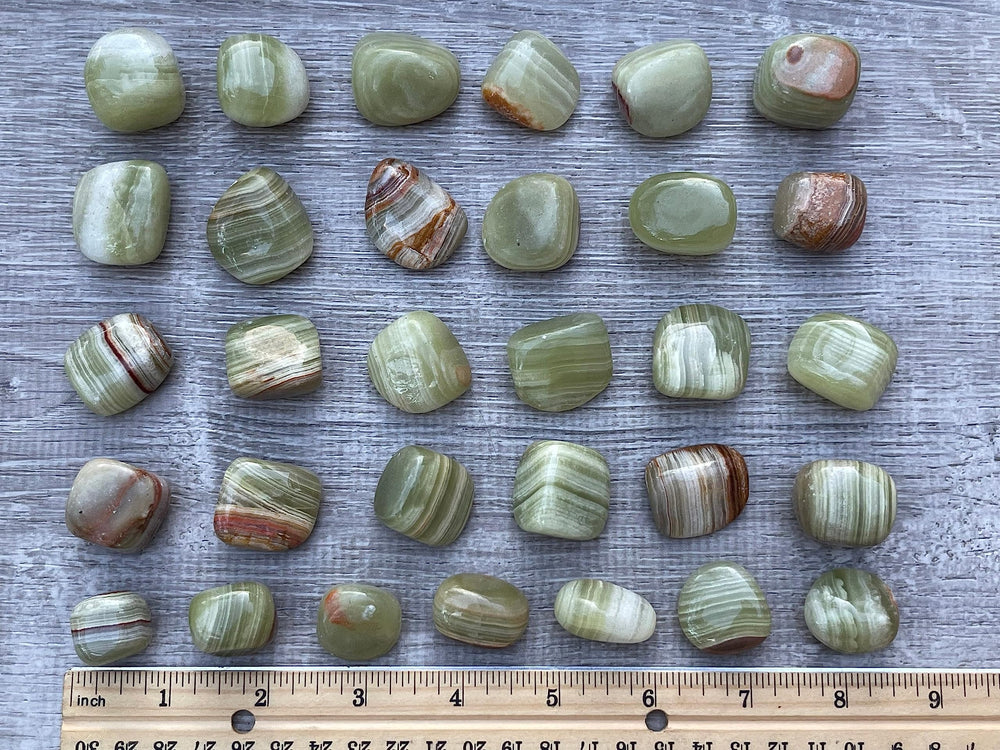 Natural color bands and textures in Green Onyx