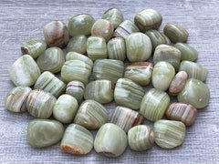 GAF TREASURES Green Onyx close-up shows banded opaque layers