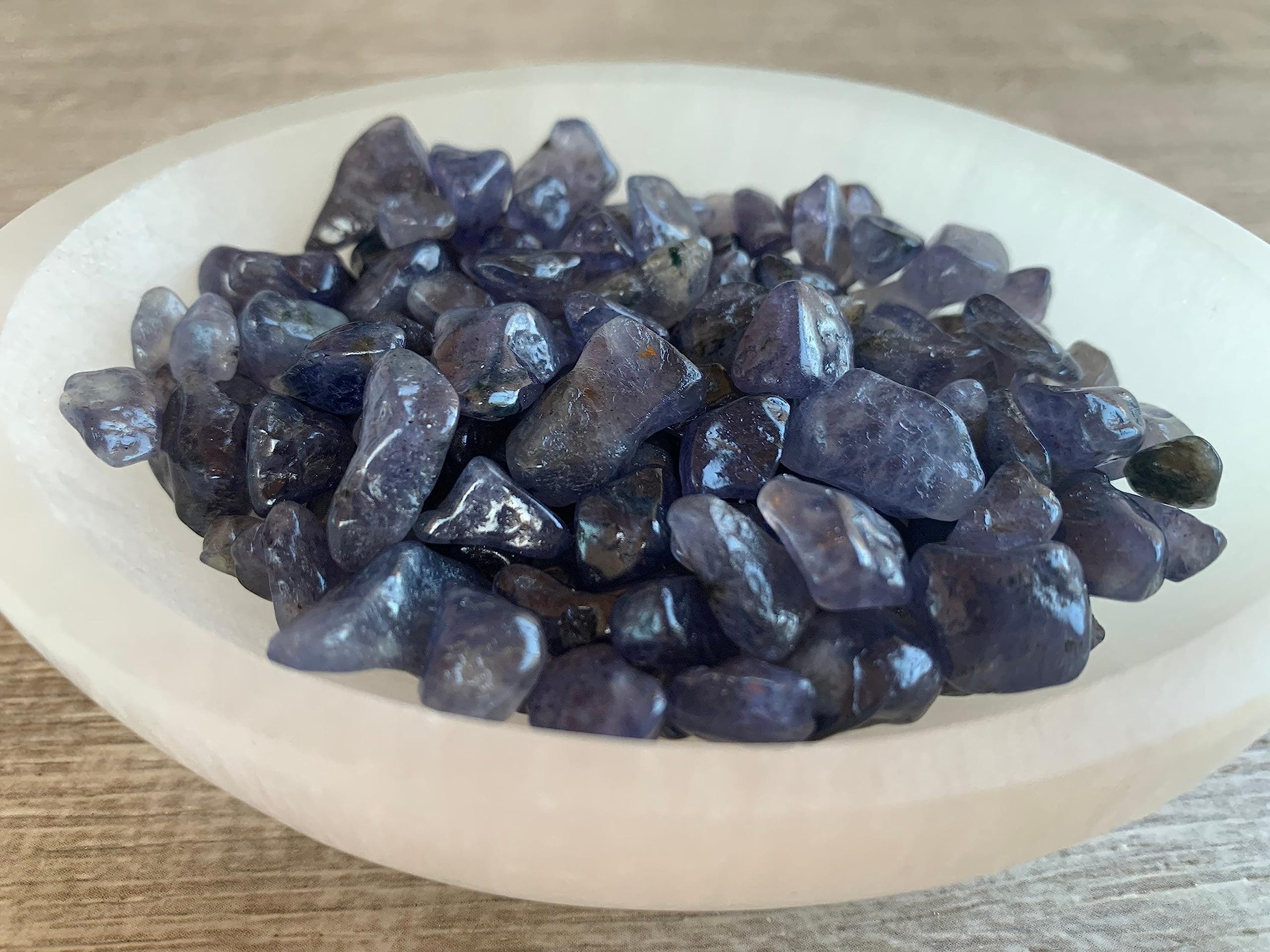 GAF TREASURES iolite chips 5-15mm add sparkle to epoxy and resin pours.