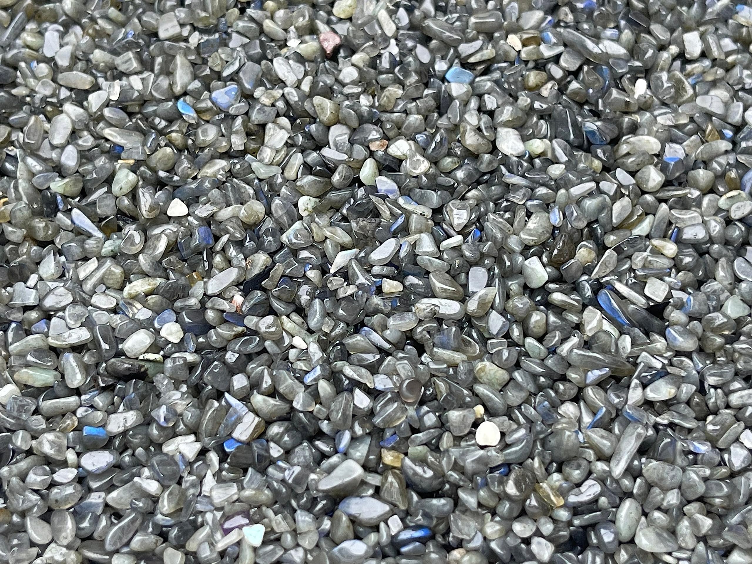 GAF TREASURES Labradorite Black chips for garden decor with subtle luminosity.