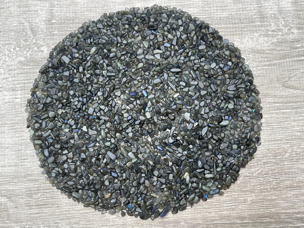 GAF TREASURES Labradorite Black chips enhance vases, terrariums, and displays.