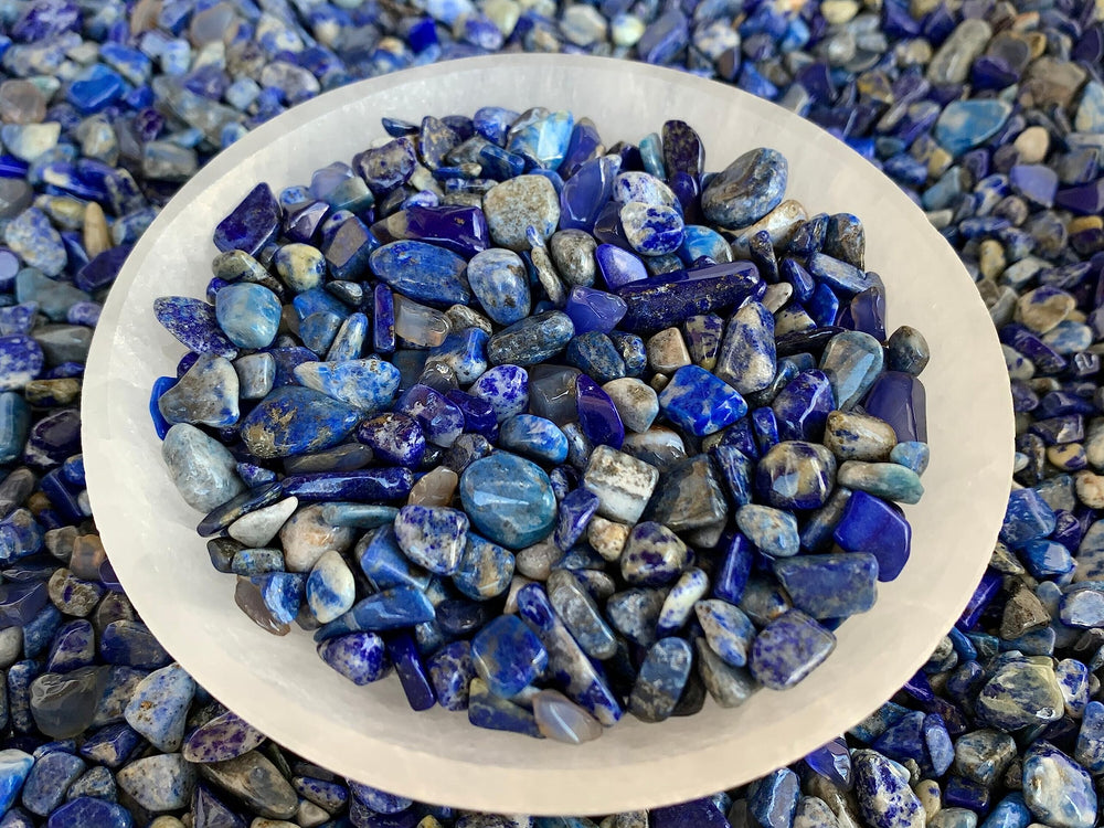 GAF Treasures lapis lazuli chips ideal for jewelry design and small accessories.