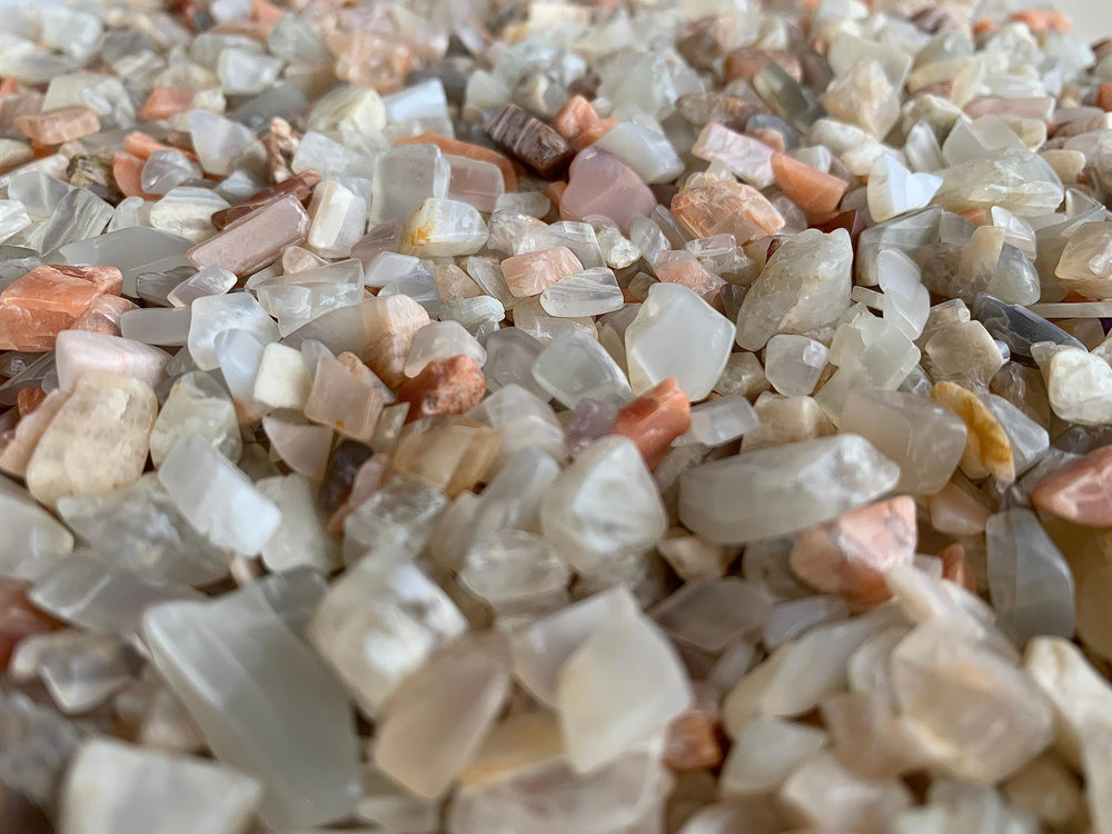 GAF TREASURES moonstone mix chips for air plants and vase filler