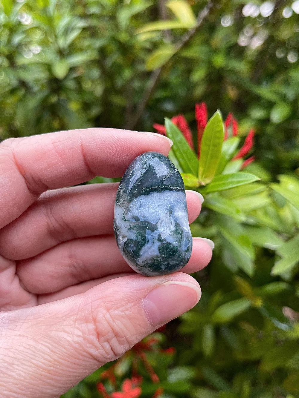 GAF Treasures Moss Agate tumbled stones arranged for grid work