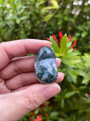 GAF Treasures Moss Agate tumbled stones arranged for grid work