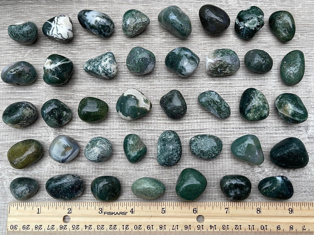 GAF Treasures Moss Agate stones showing natural variation
