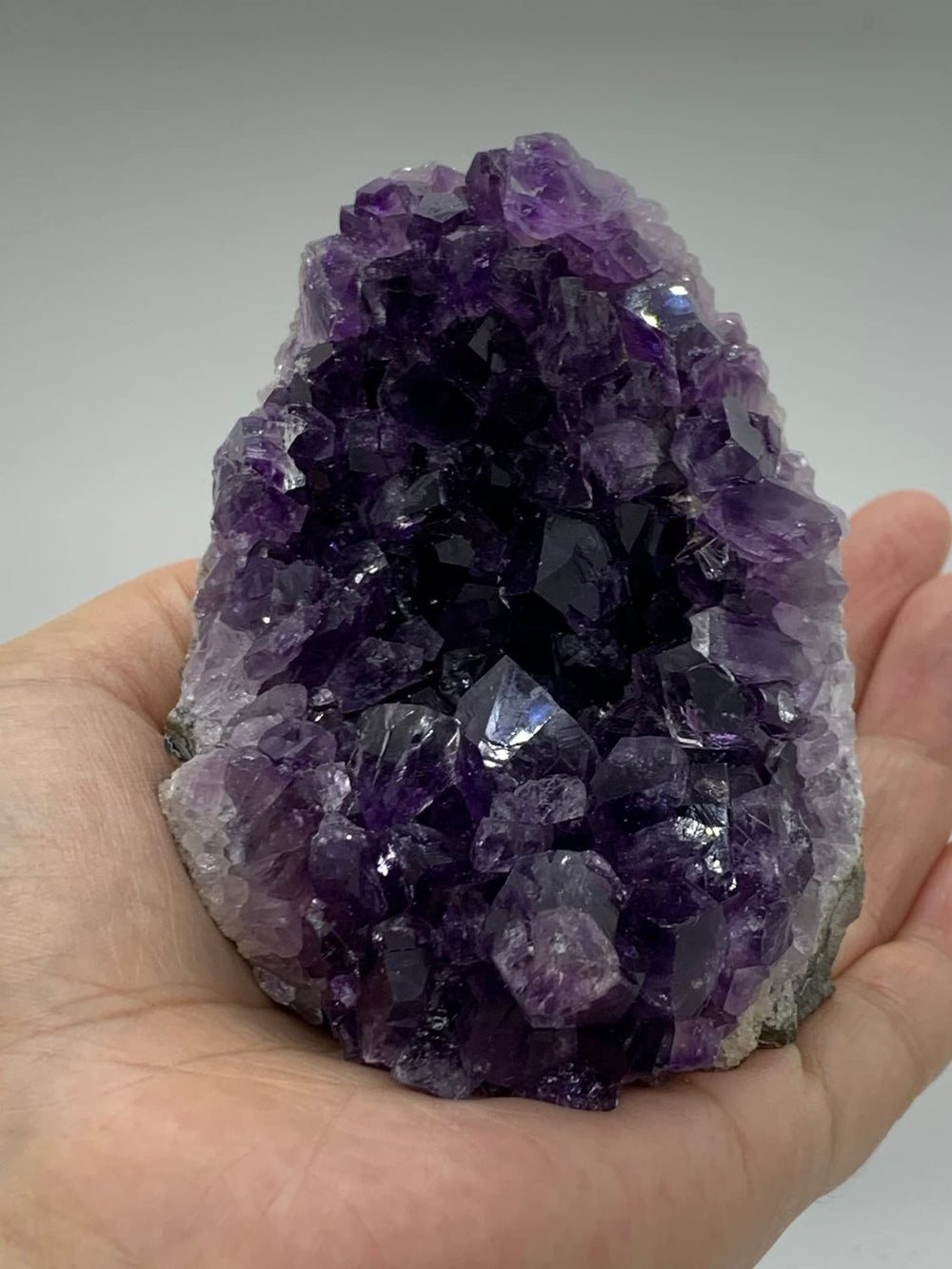 GAF TREASURES Natural amethyst formation with unique color and structure