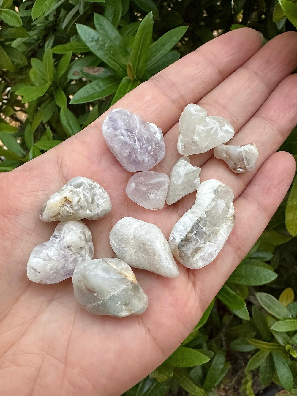 GAF TREASURES one-eighth-pound Spirit Quartz chips for projects