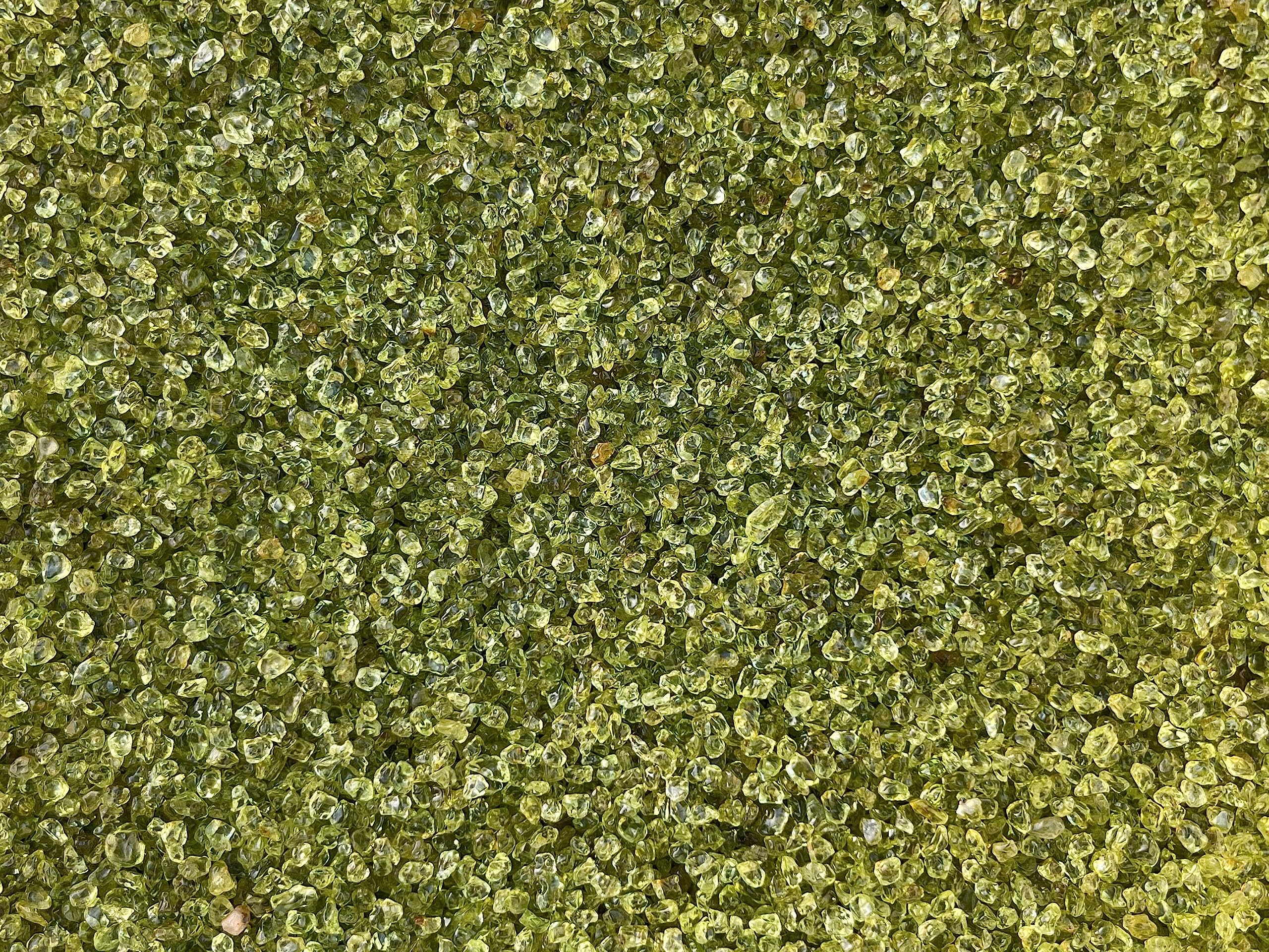 GAF TREASURES Peridot Chips art-projects; smooth edges with natural texture for creative layouts