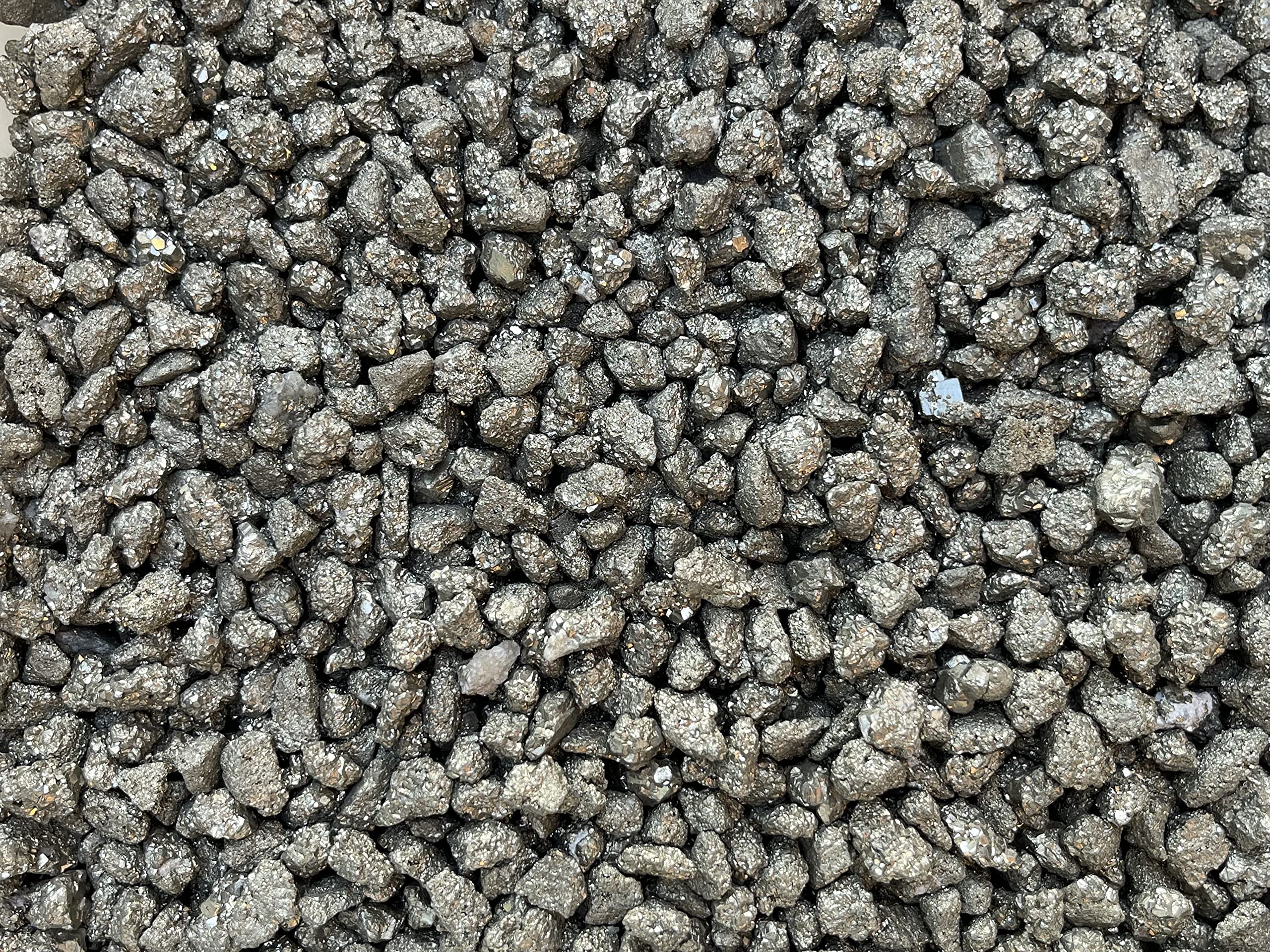 GAF TREASURES Pyrite chips 5-15 mm for versatile crafts