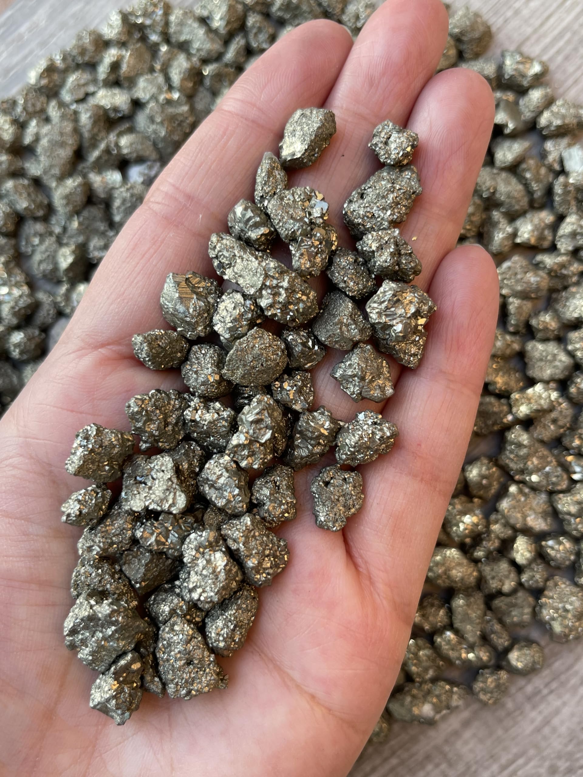 GAF TREASURES Pyrite chips for air plants and terrariums