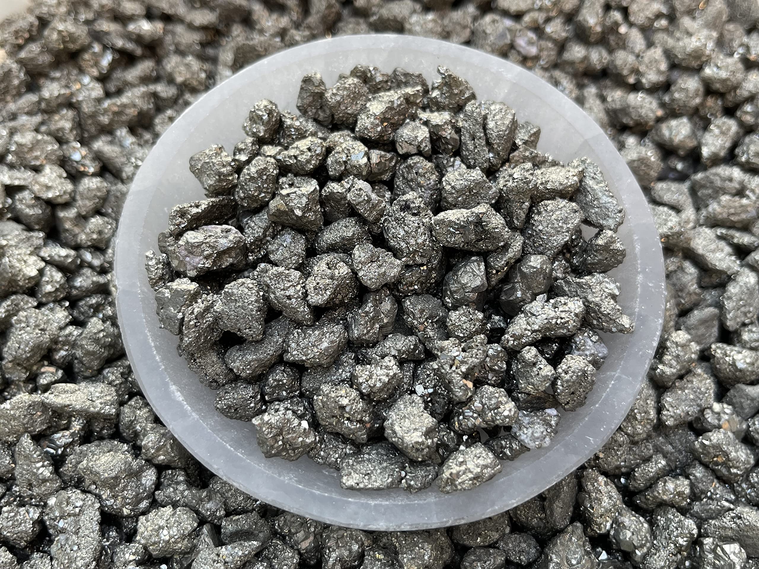 GAF TREASURES Pyrite chips for garden decor and planters