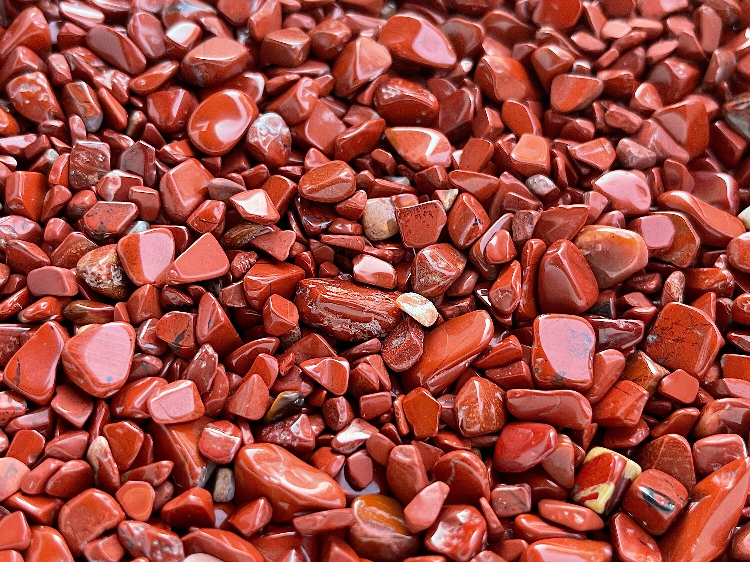 GAF TREASURES Red Jasper chips perfect for classroom crafts and learning.