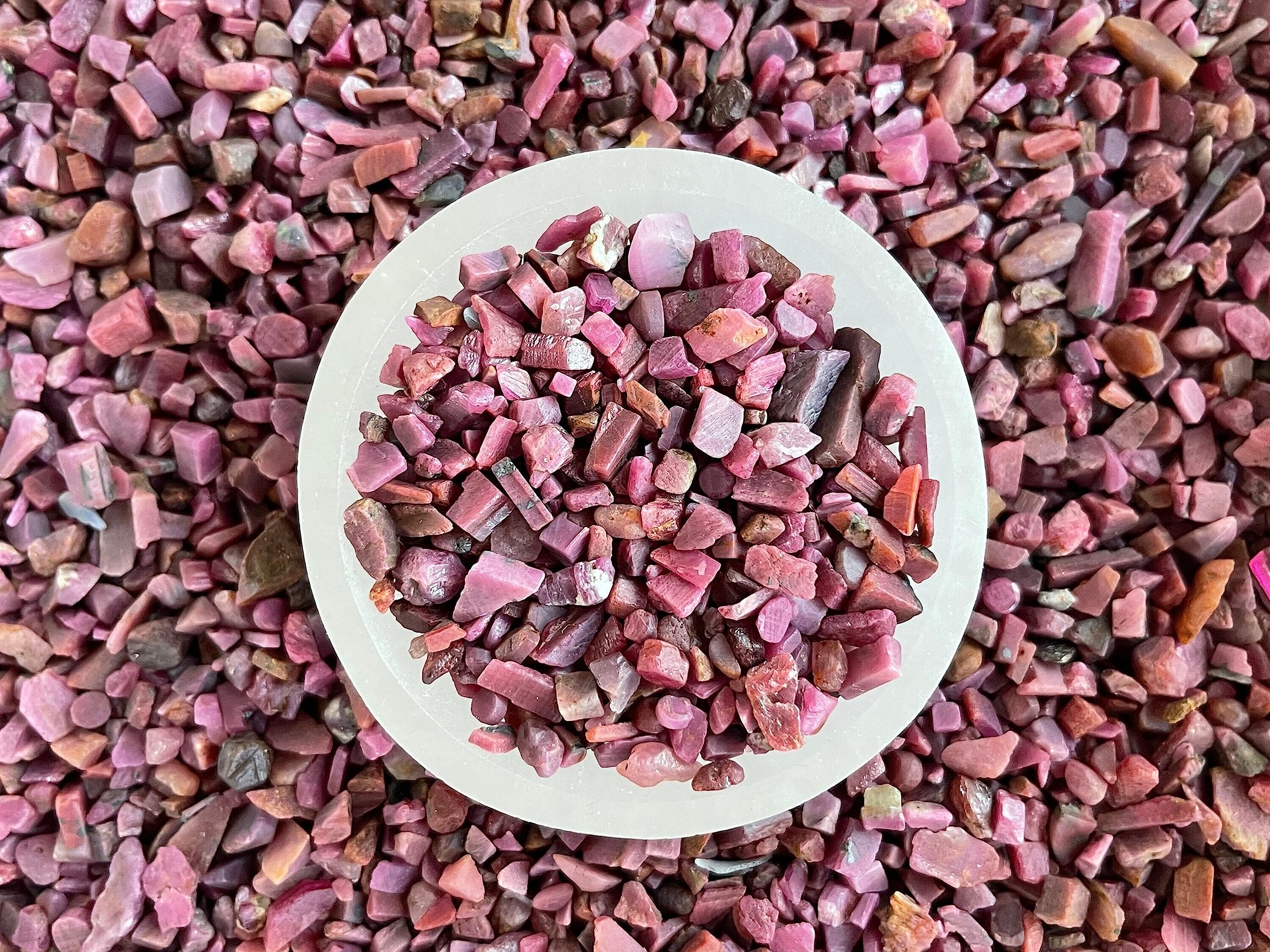 GAF TREASURES Ruby gemstone chips for epoxy and resin crafts.