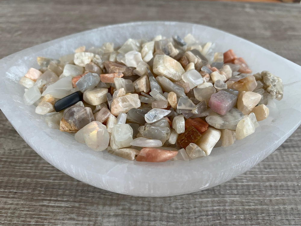 GAF TREASURES semi-tumbled moonstone chips for natural texture in crafts