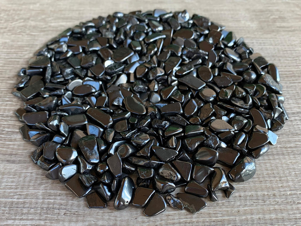 GAF TREASURES Shungite Chips highlight 6-12 mm size for precise DIY accents.