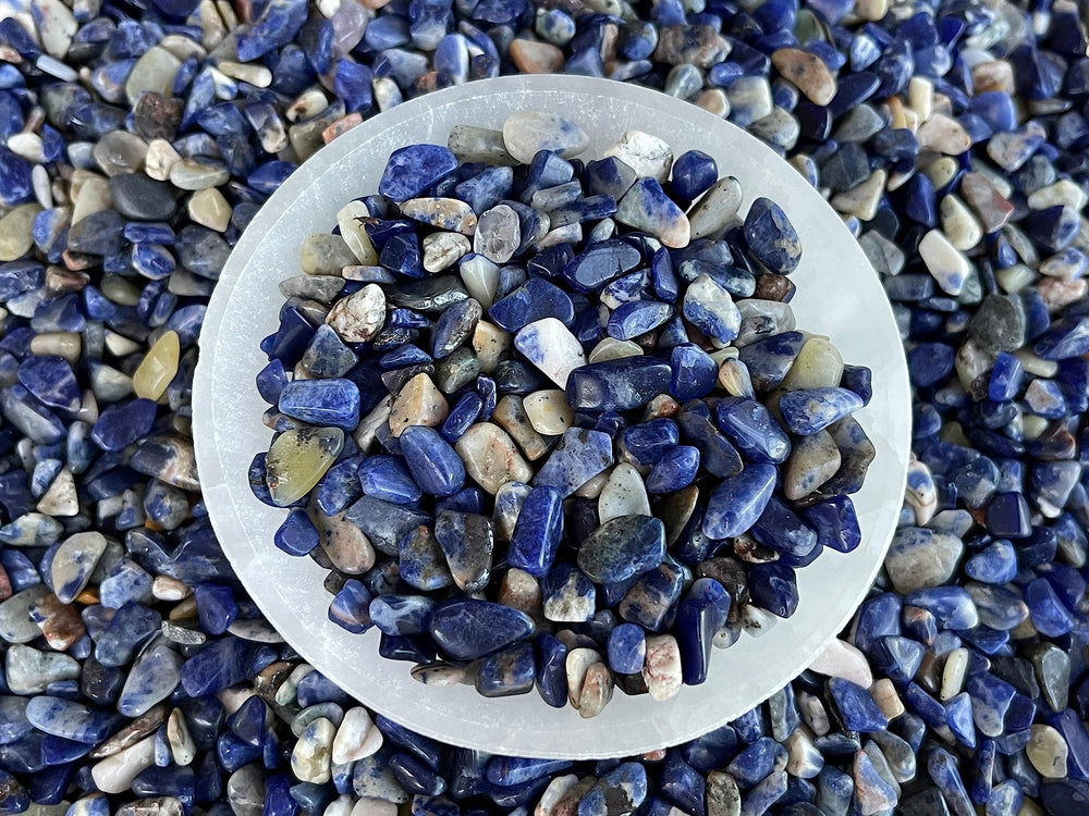 Gaf Treasures eco-friendly sourced sodalite chips for arts and crafts.