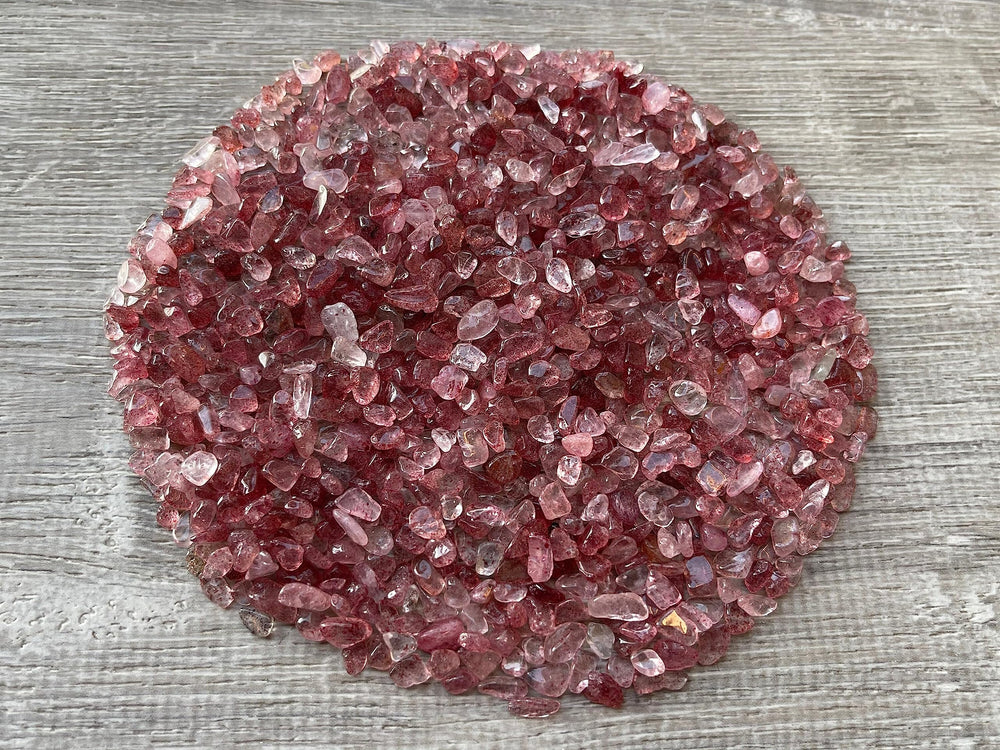 GAF TREASURES Strawberry Gemstone Chips in a vase for decorative flair.