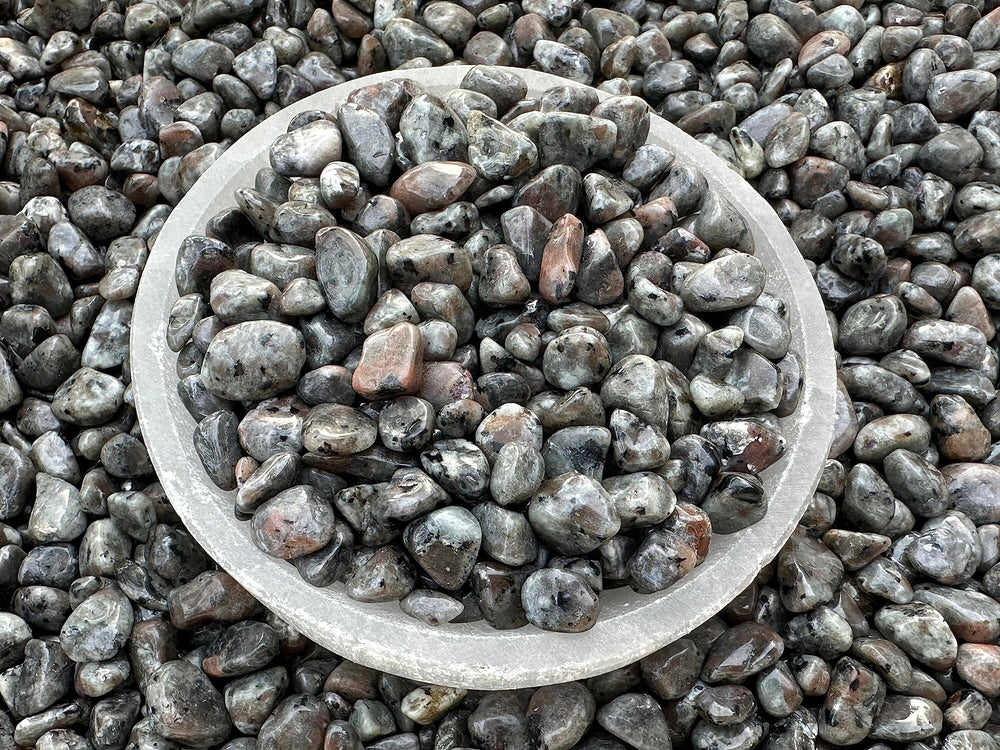 GAF TREASURES Undrilled flame chips ideal for resin or orgonite work.