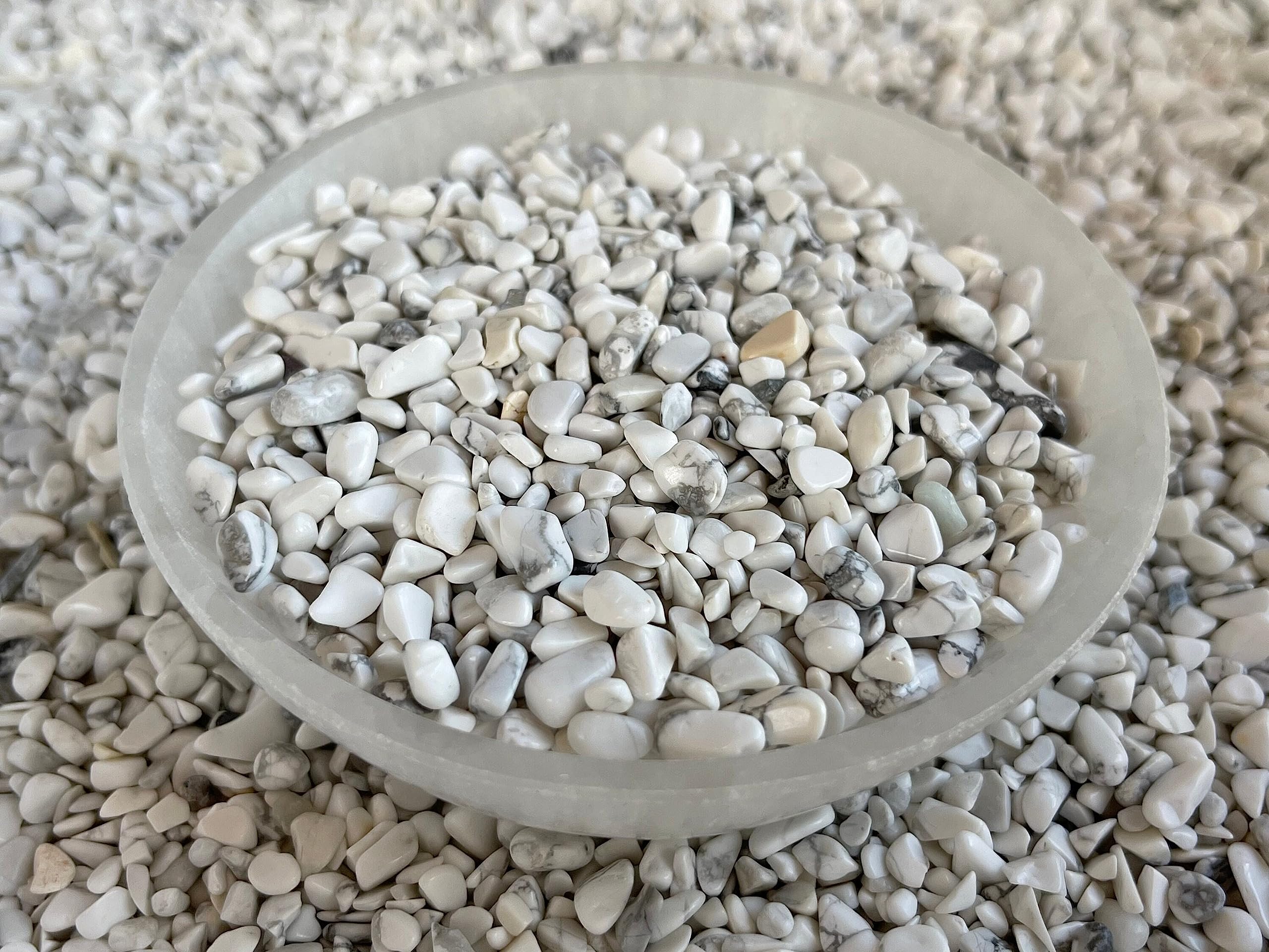 GAF TREASURES white howlite chips epoxy-art shot for sparkle