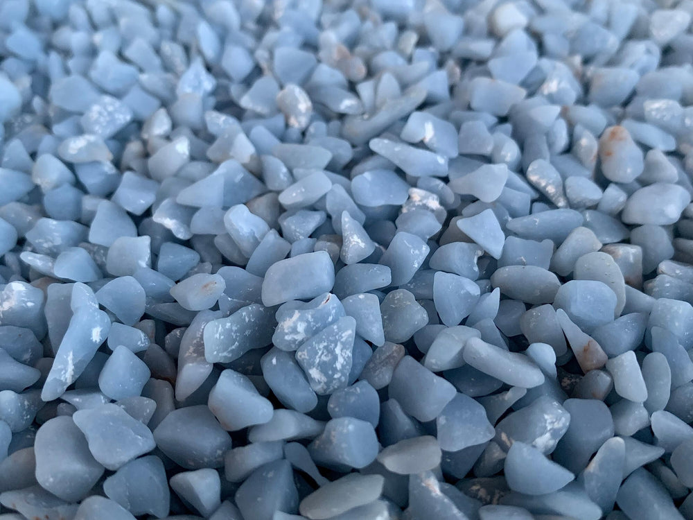 GAF TREASURES Angelite substrate for air plants and terrariums.