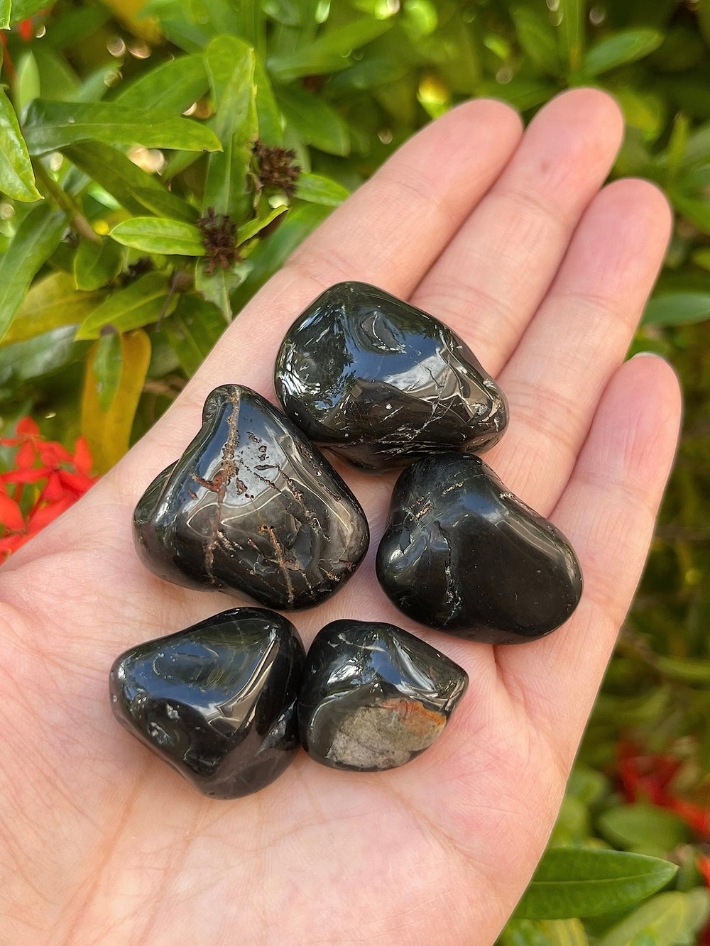 GAF TREASURES grid-work session with black onyx stones laid out.