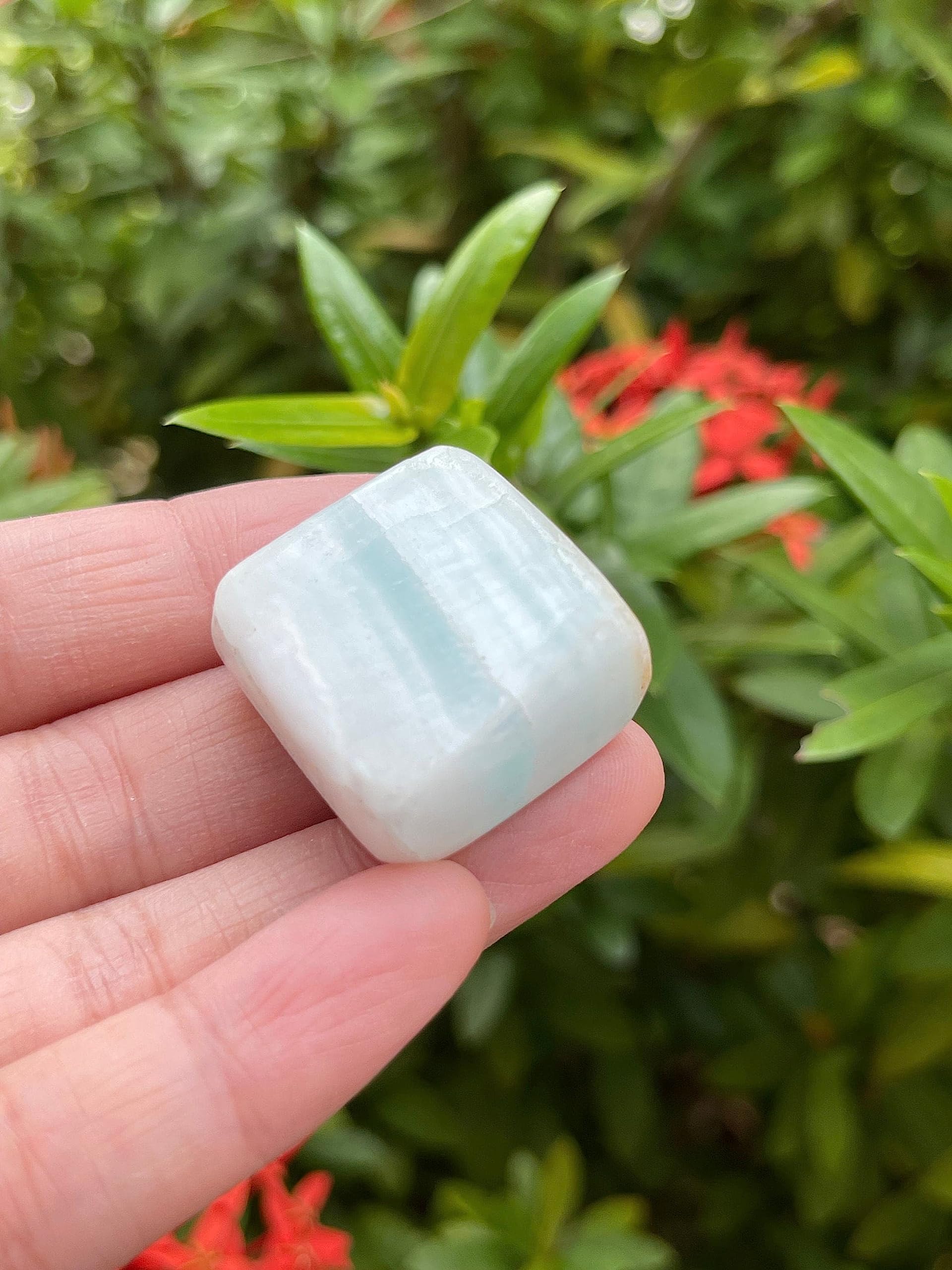 GAF TREASURES Caribbean Calcite gemstone batch stands for reliable craft and gifting.