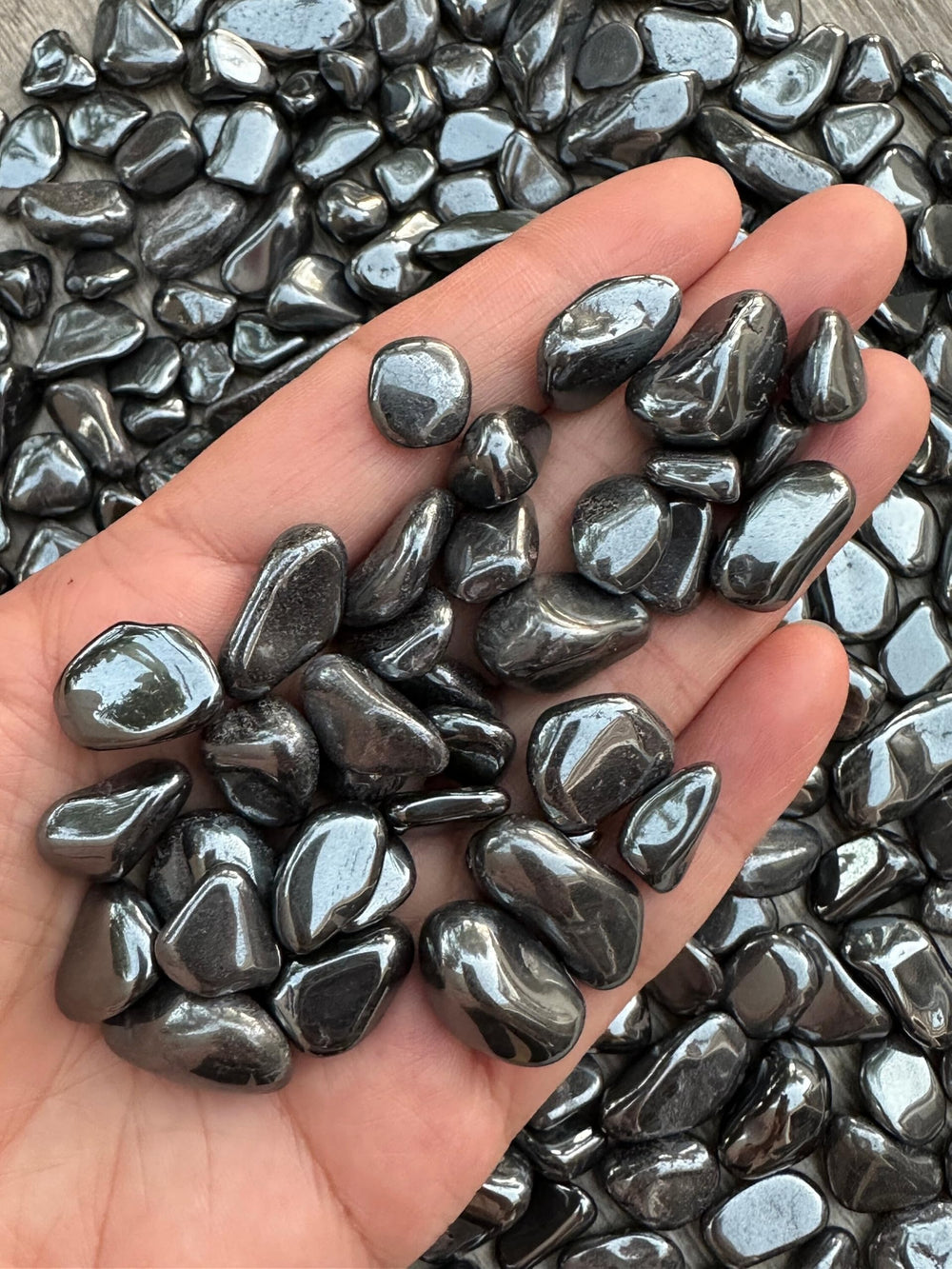 GAF TREASURES hematite large chips in a craft tray; versatile, undrilled, ready for layouts.