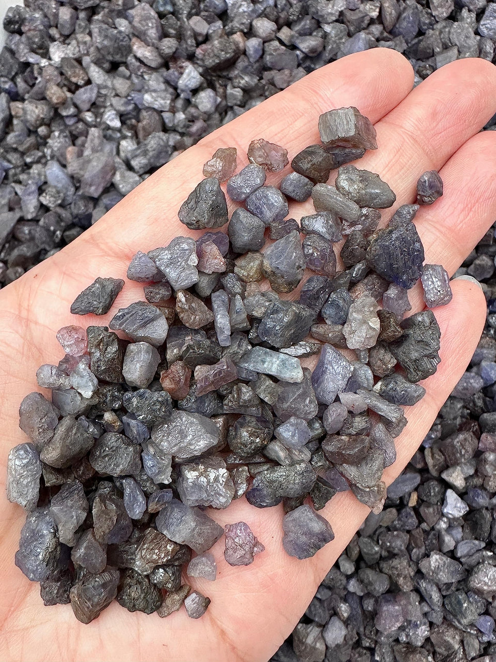 GAF TREASURES chips sin perforar zafiro muestran variaciones naturales