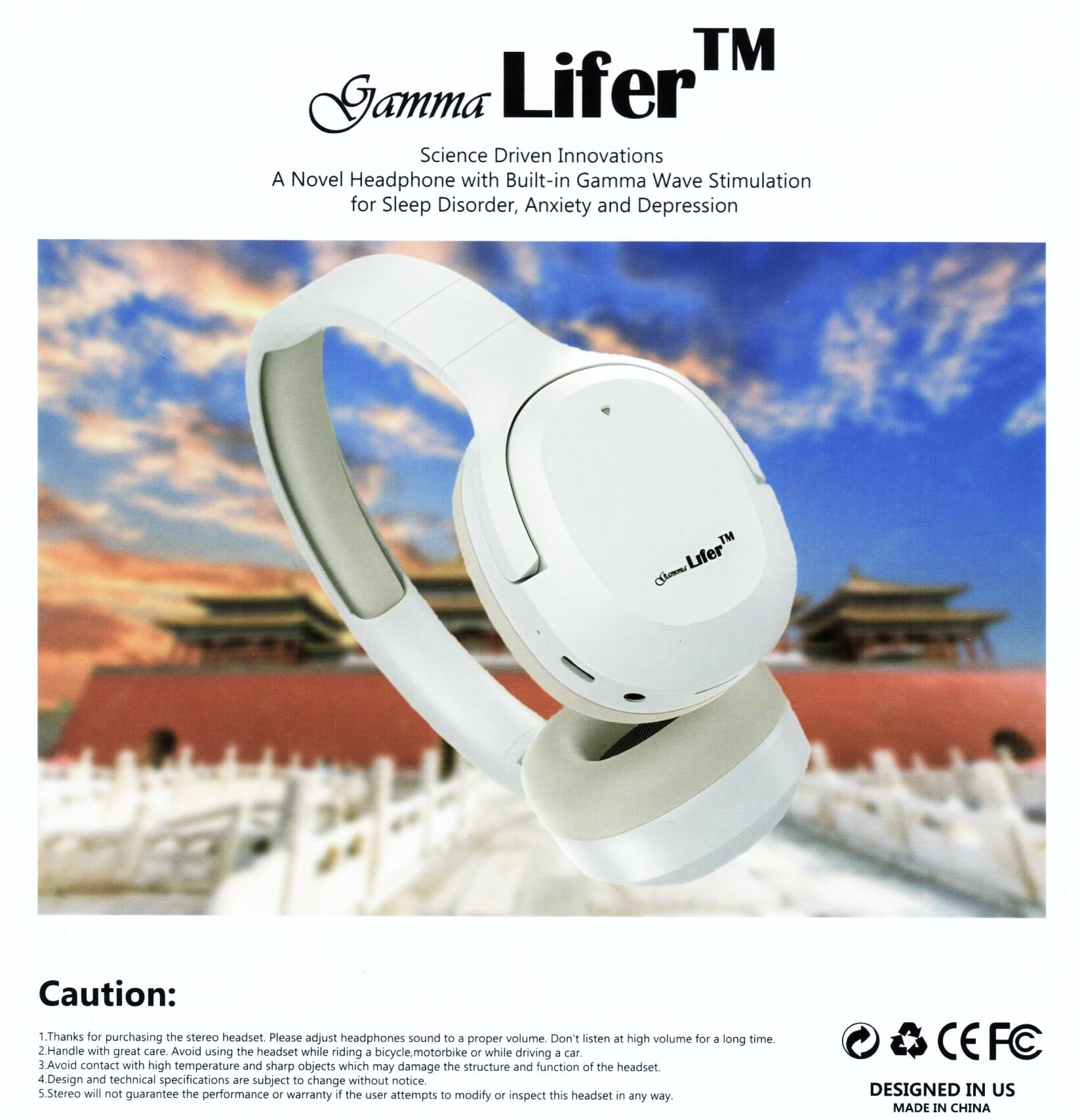 Deluxe packaging shows included cables and quick-start guide for new users.