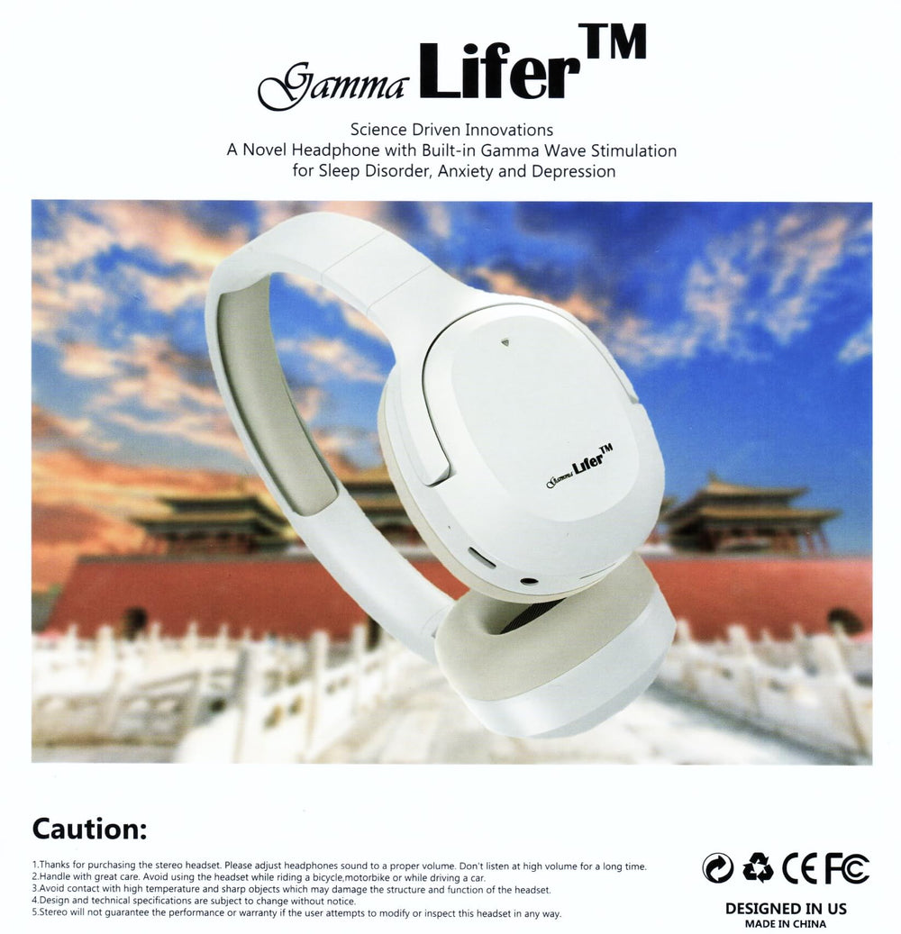 Deluxe packaging shows included cables and quick-start guide for new users.