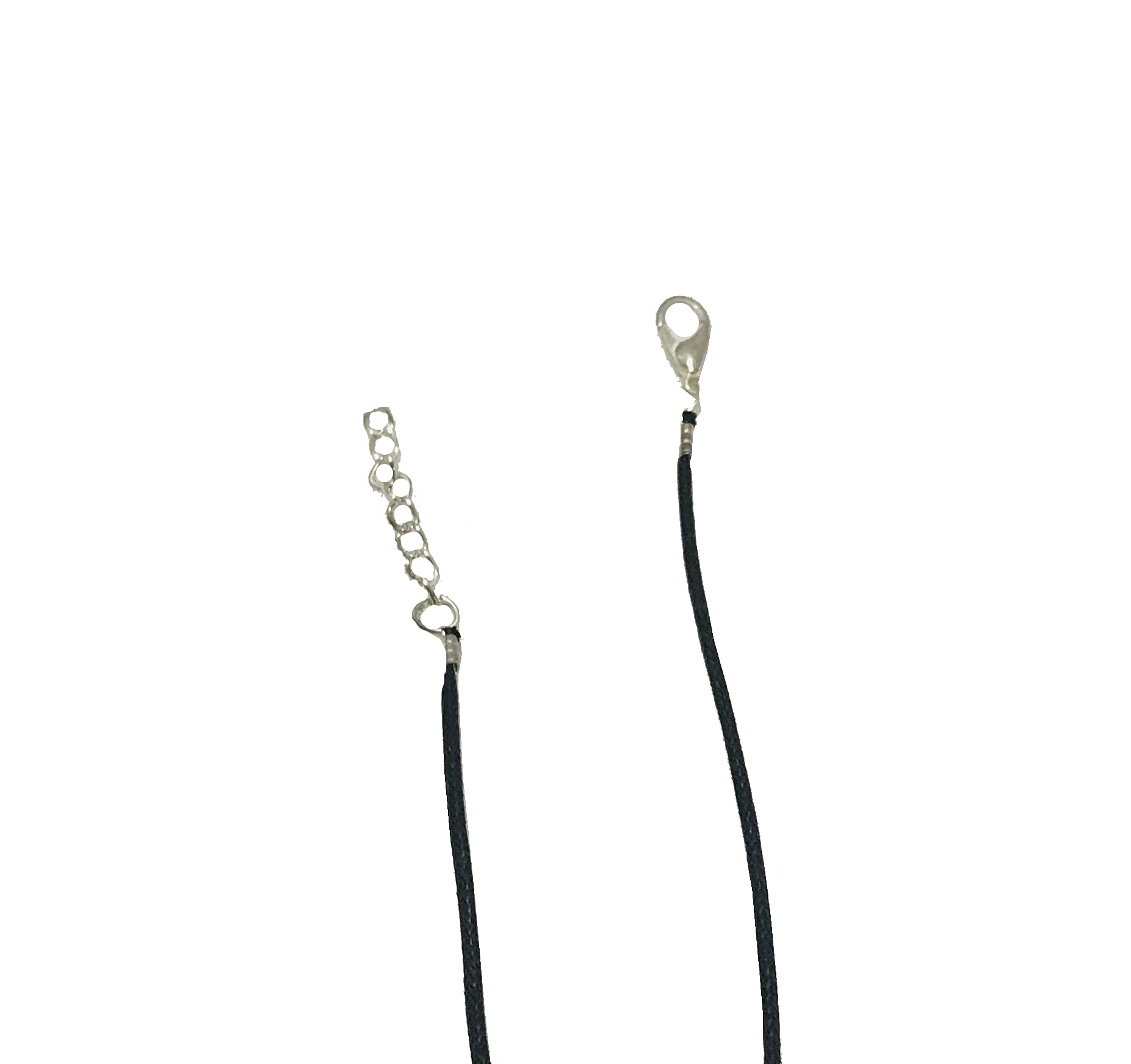 Gavya International pendant stone detail highlights polish and grounding feel